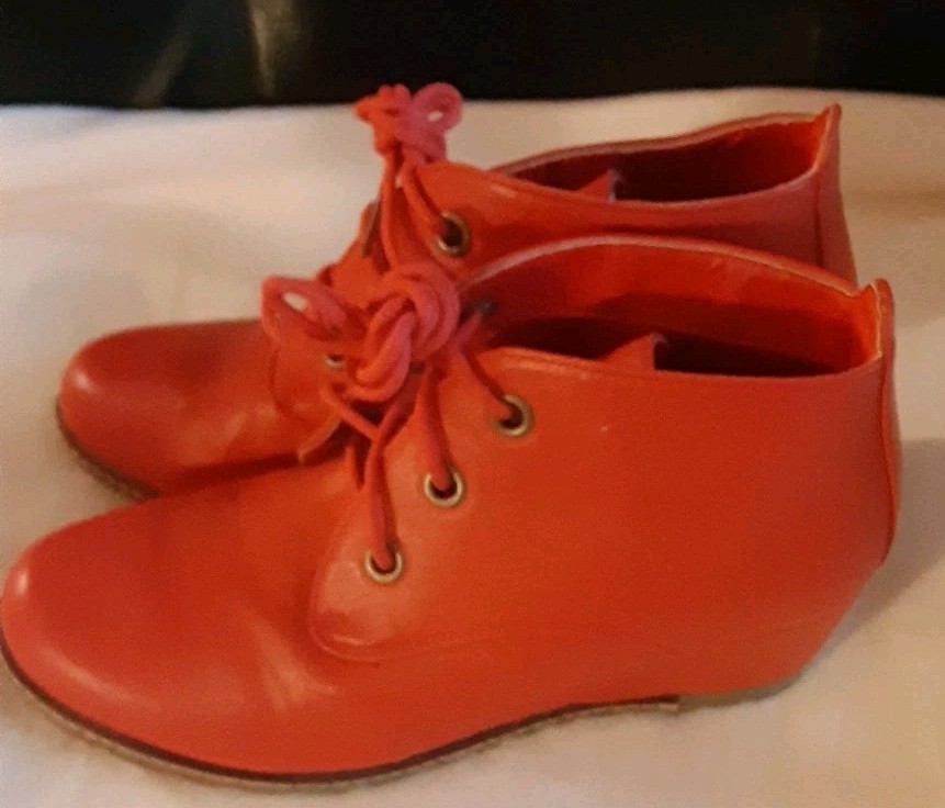 Daily Shoes Women’s Size 8 Red Ankle Comfort Boots with Wedge Heel and Laces