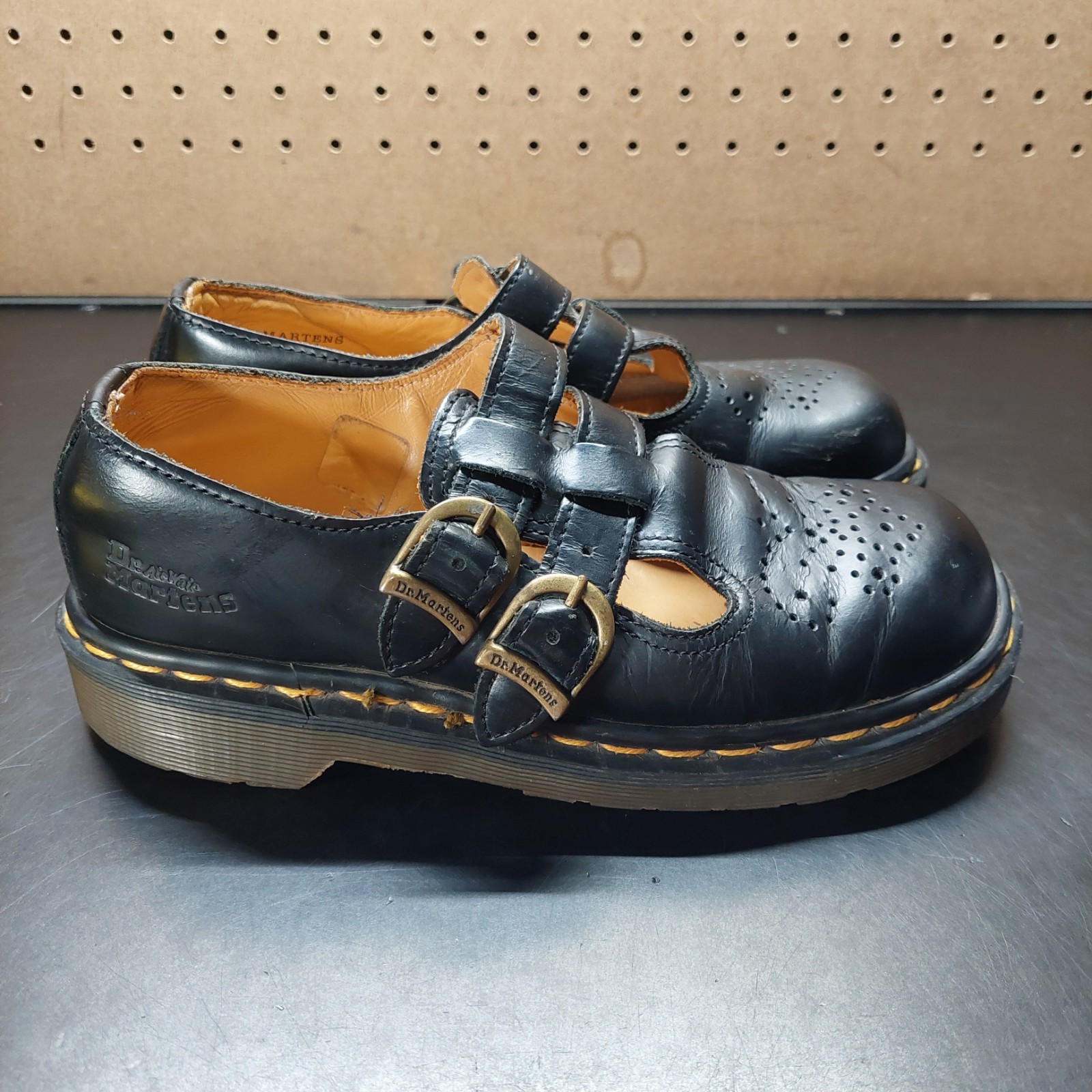 DR. MARTENS WOMEN’S 8065 MARY JANE FLAT BLACK SIZE 4