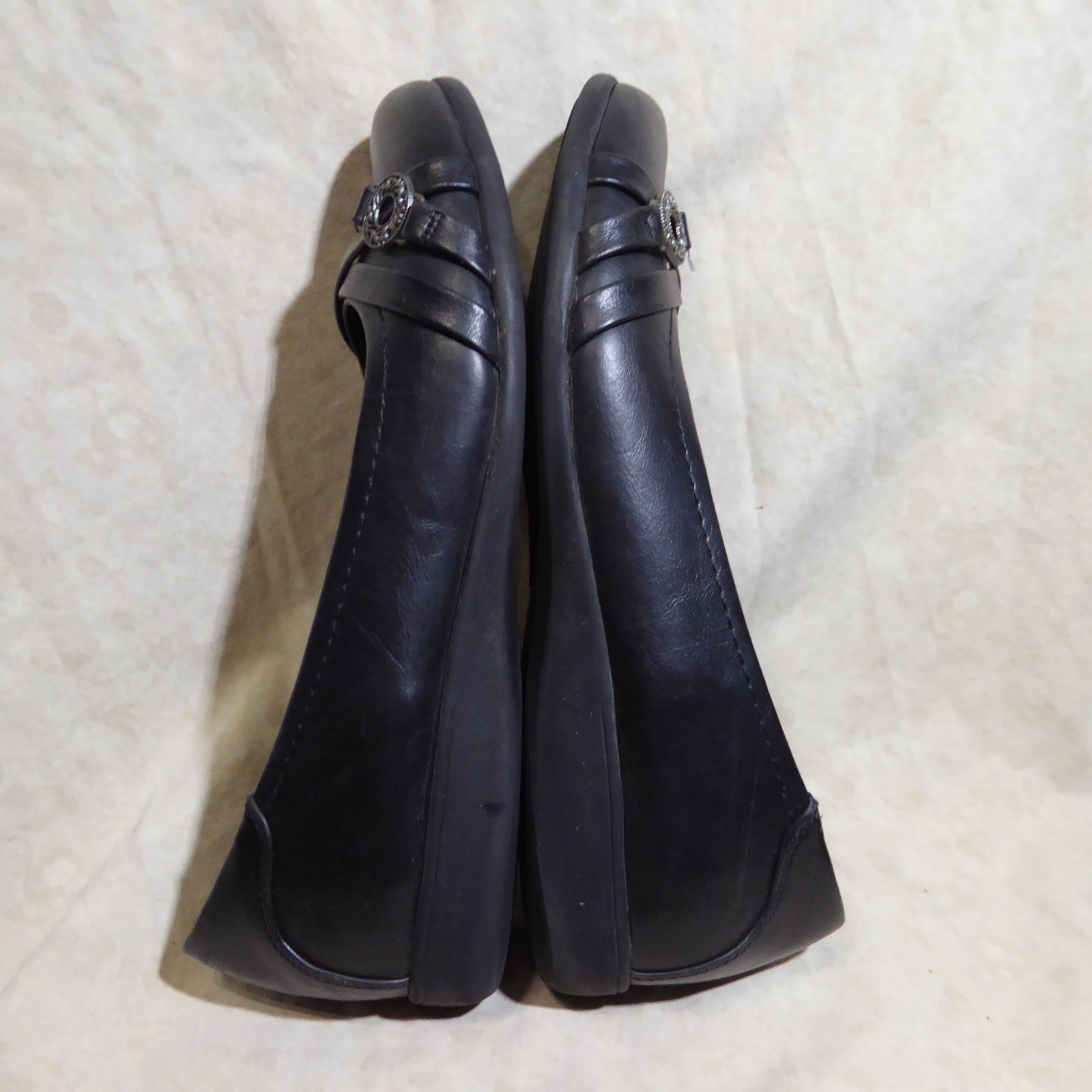 🩰 YUU Comfort Ballet Flats sz 8.5 M Black Leatherette; Triple X Strap Accents