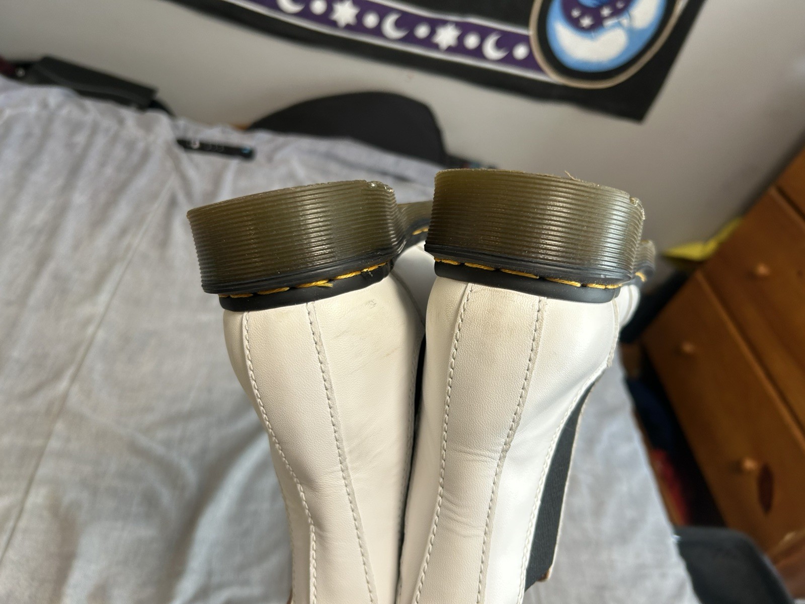Doc Martens 2976 Smooth Leather White Chelsea Boots Women’s Size 8/EU 39