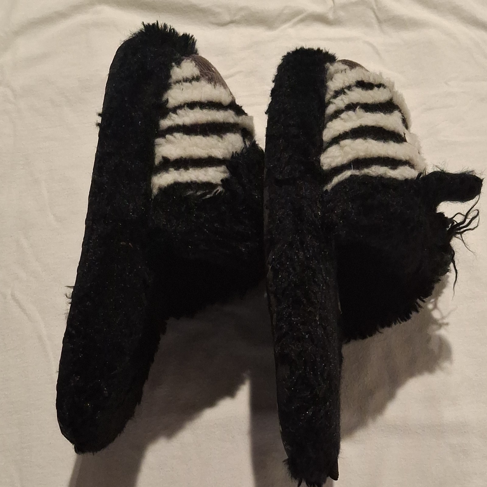 Women’s Plush Zebra Animal Print Slip-On Slippers Faux Fur Sz 7/8 Black/White