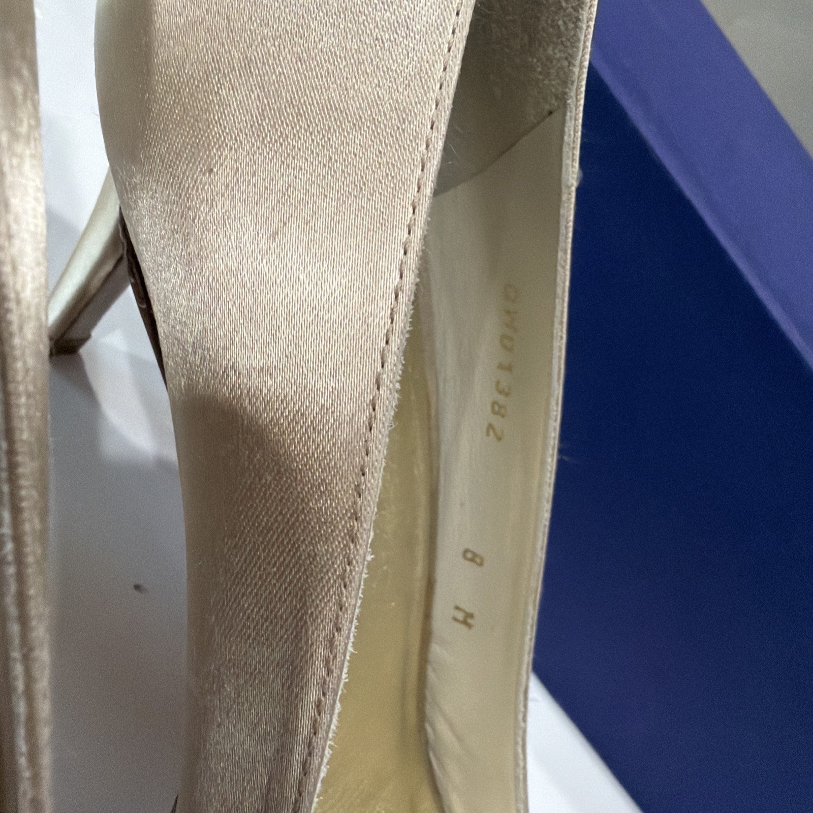 Stuart Weitzman Champaign Satin Point Toe Mid Heel Sz 8 Wedding Guest