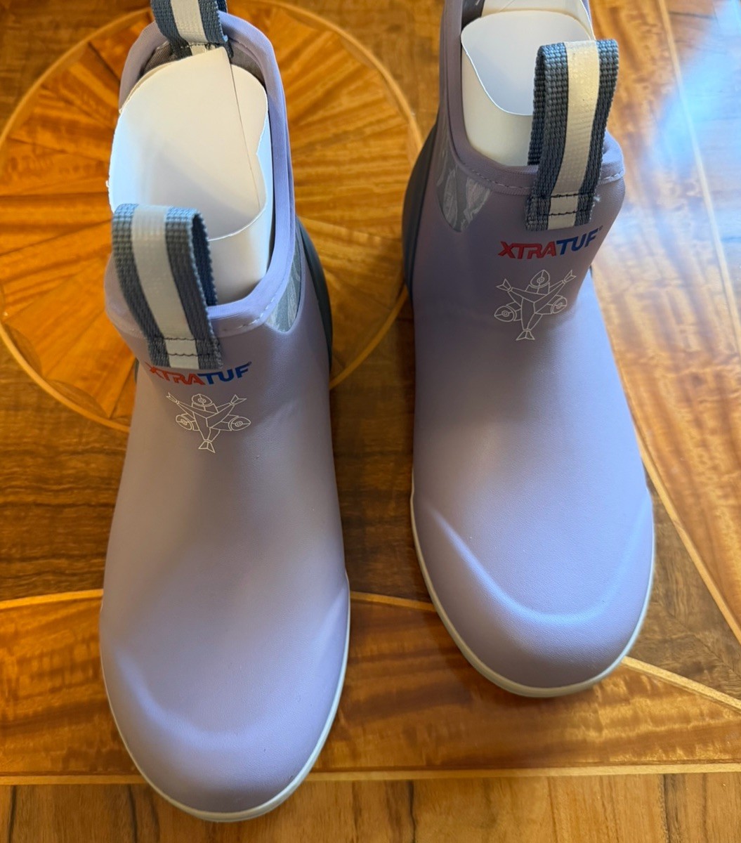 New in box – XtraTuf Salmon Sisters lavender ankle boots – size 6