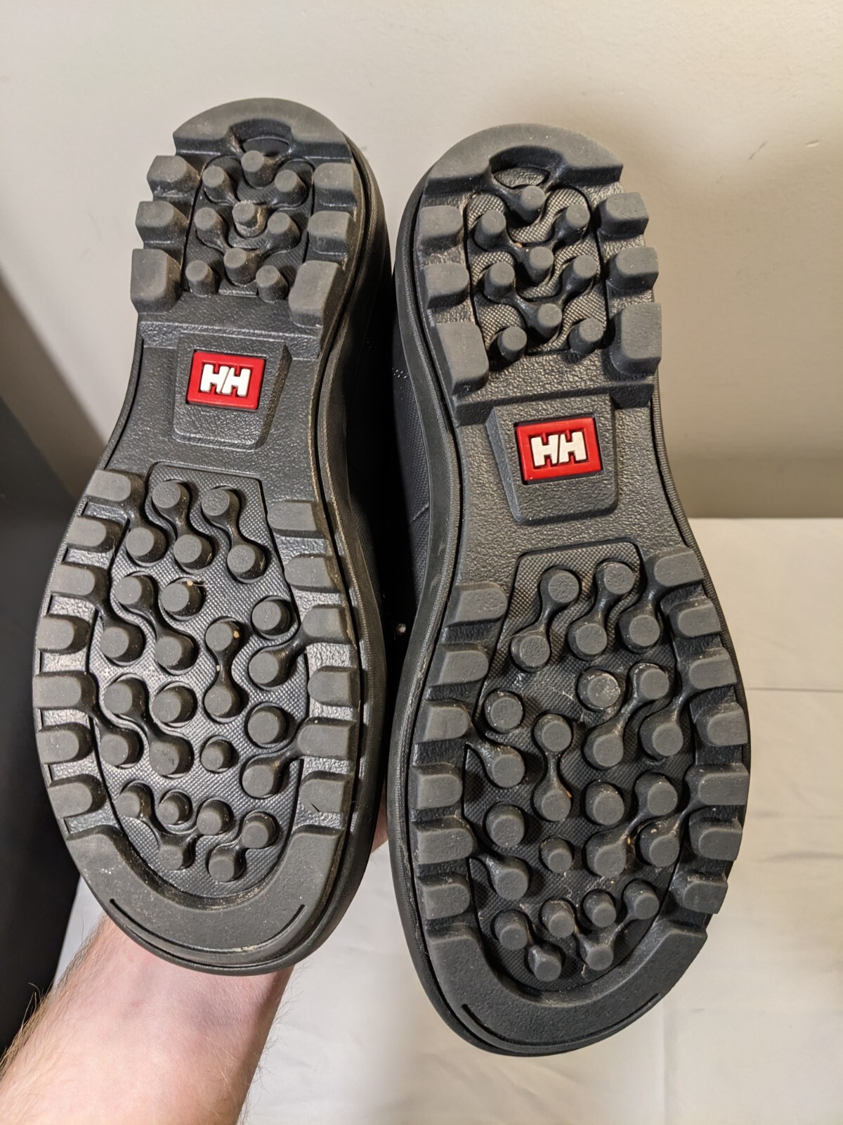 Helly Hensen Winter Snow Boots – Mimatched Sized – US Womens Left 7 & Right 8