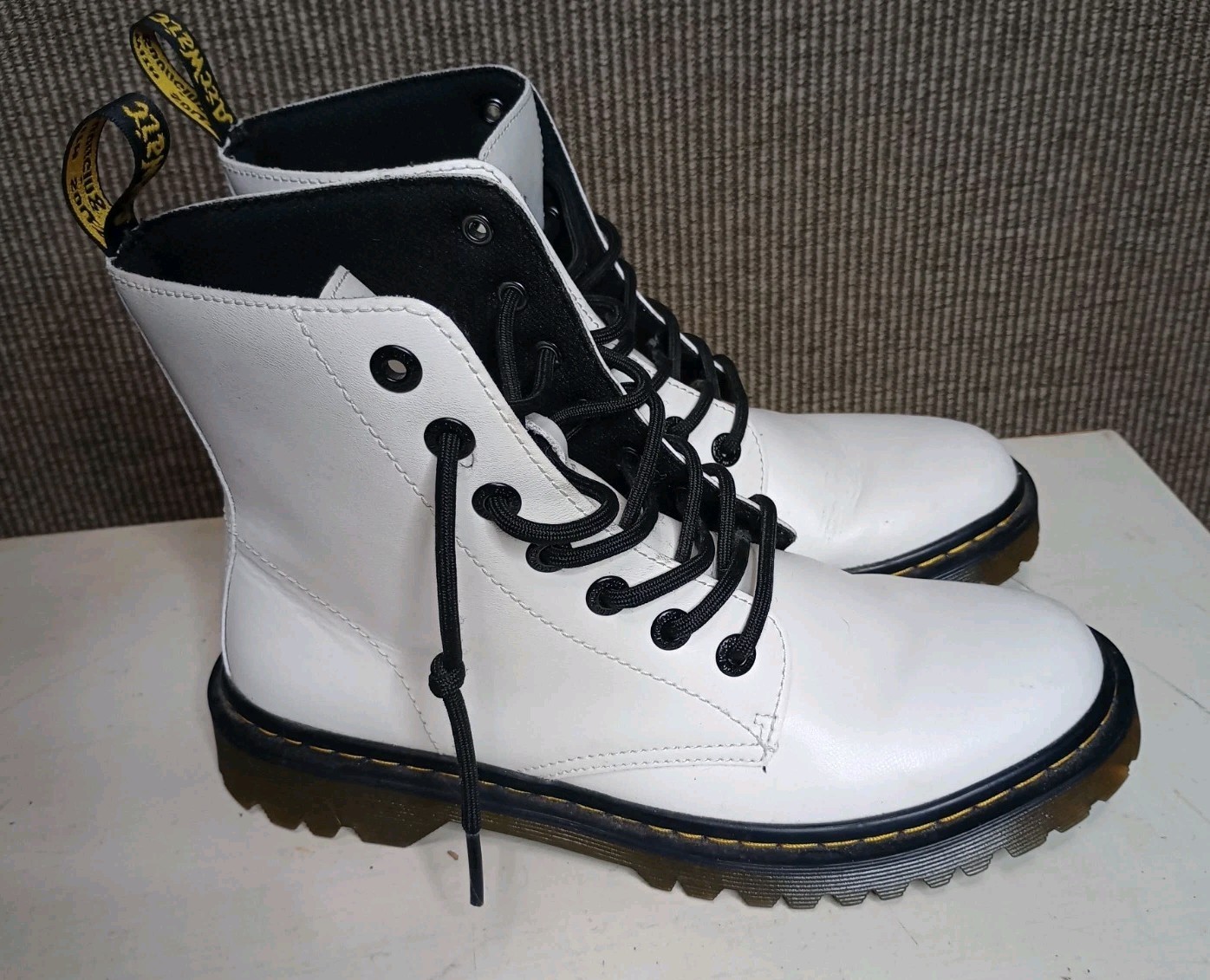 Dr. Martens Luana Women’s Size 9 Boots White