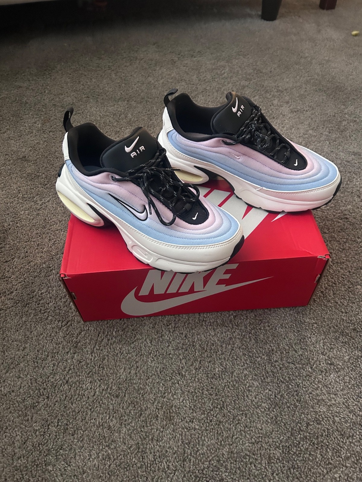 Size 8 – Nike Air Max Portal Dawn W like NEW only tried on indoors