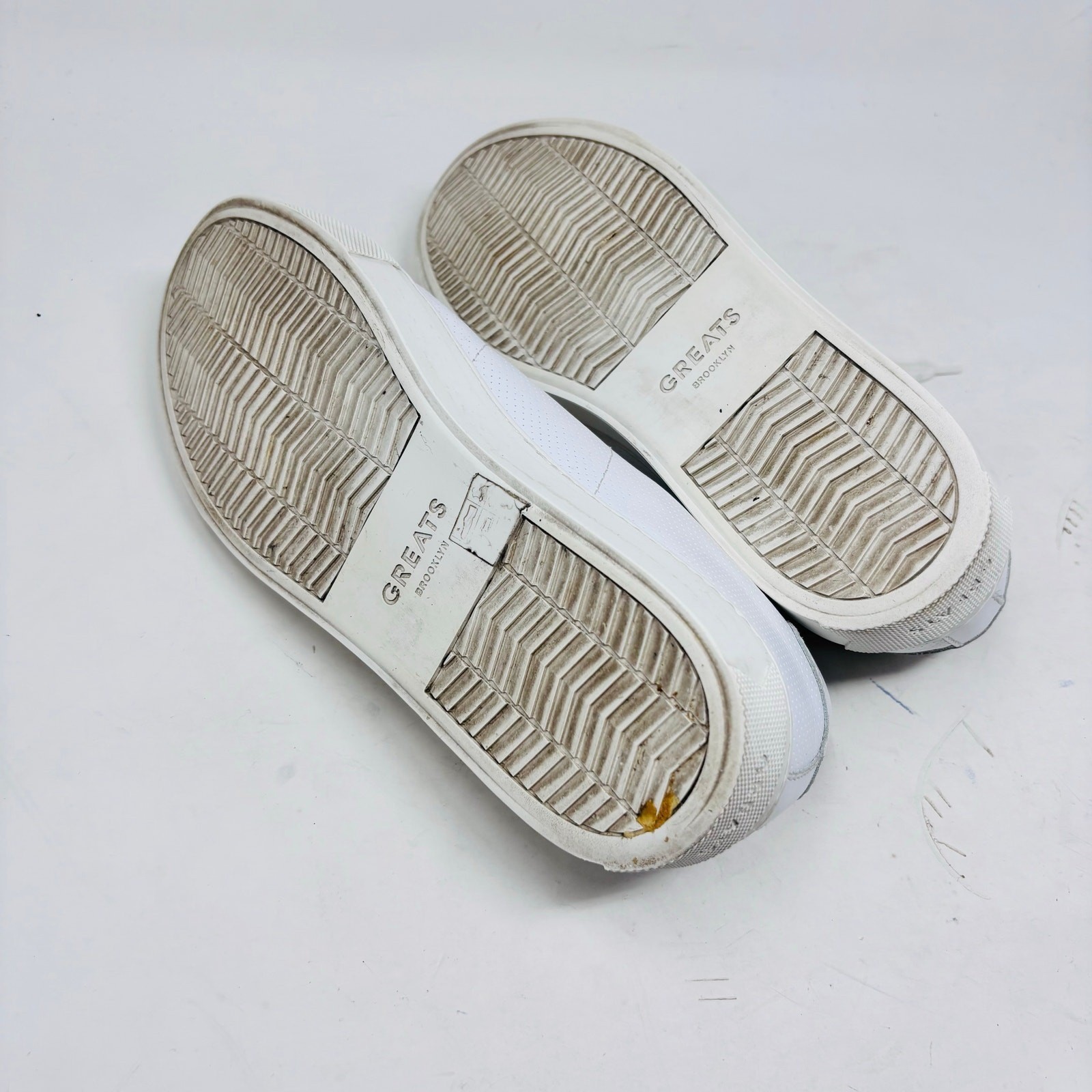 Greats Brooklyn Sneaker Size 9.5 Royale Perforated White Leather Lace Up Italy