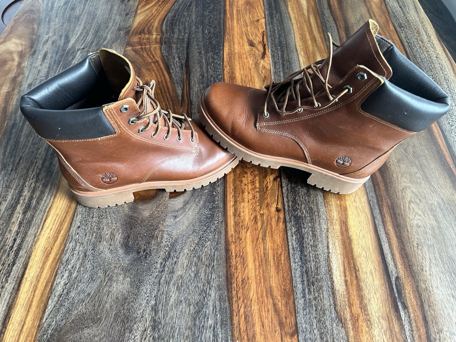 Timberlands Women’s Brown Leather Boots Size 8 Excellent Condition