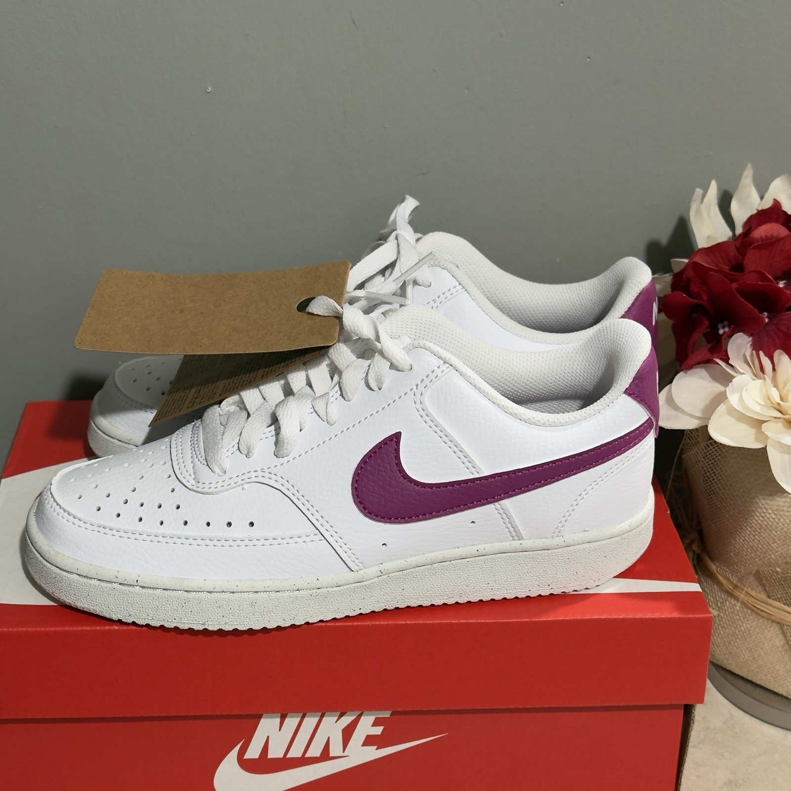 NIB Women Nike Court Vision Low Next Nature Shoes US 7.5 White W/Magenta Swoosh