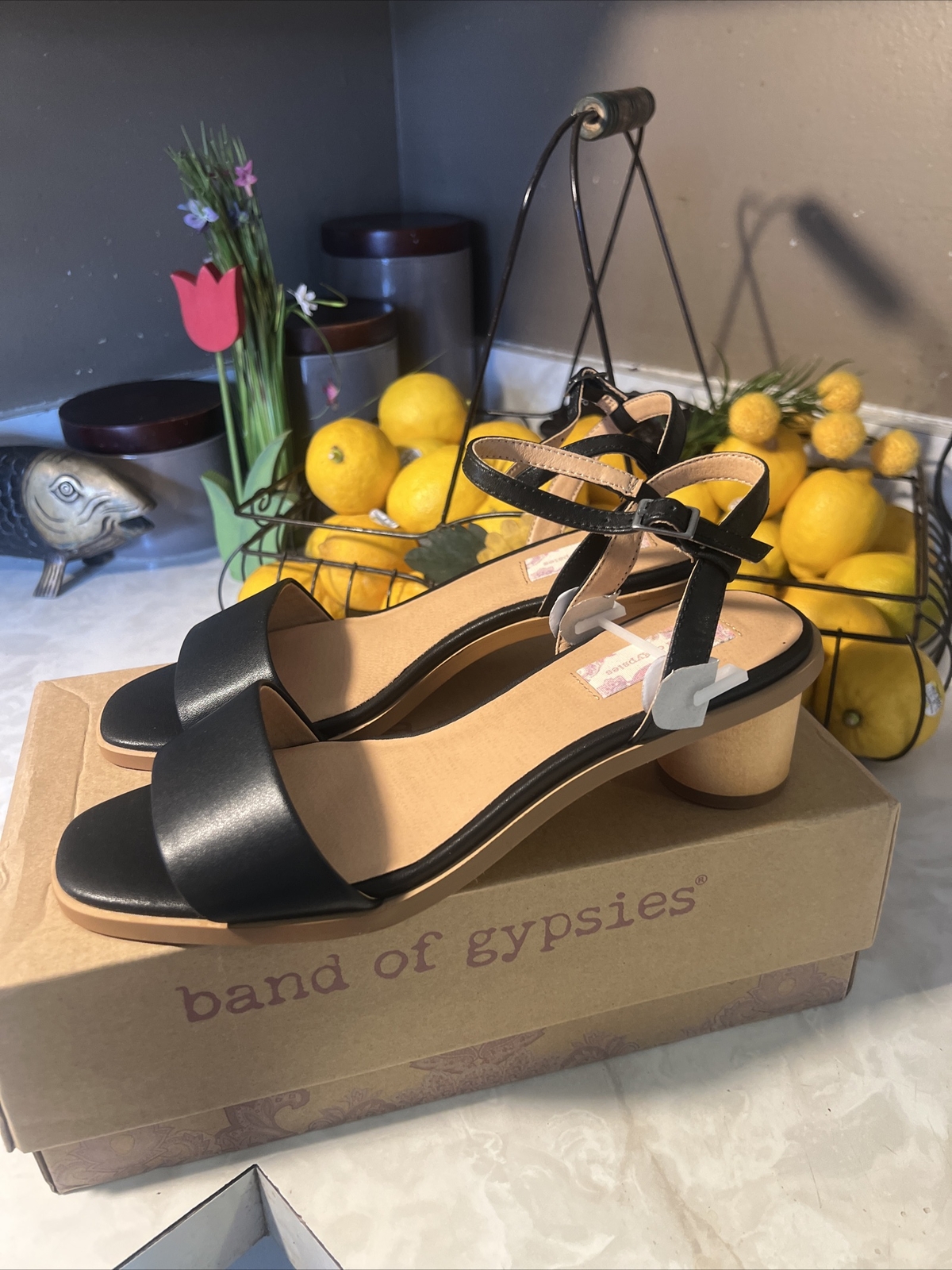 NIB Band of Gypsies Size 9 BLACK TOPANGA Sandals with Round wooden Heels