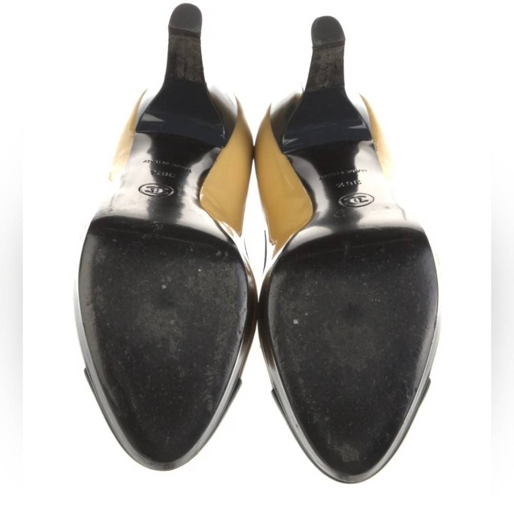 Chanel Interlocking CC Logo Patent Leather Pumps Women’s Size: |US 6.5, IT36