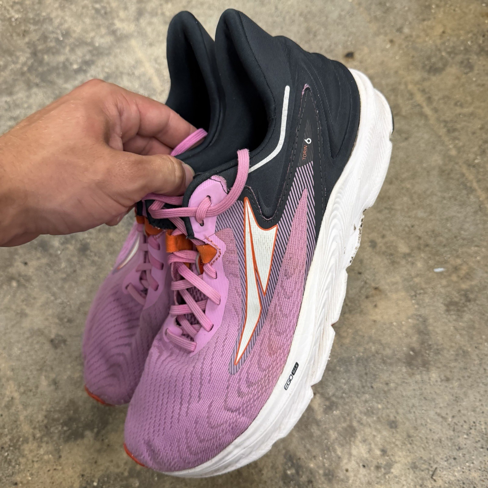 Altra Torin 6 Running Shoes Sneakers ALOA7R78663 Womens Size 9.5 *HOLE*