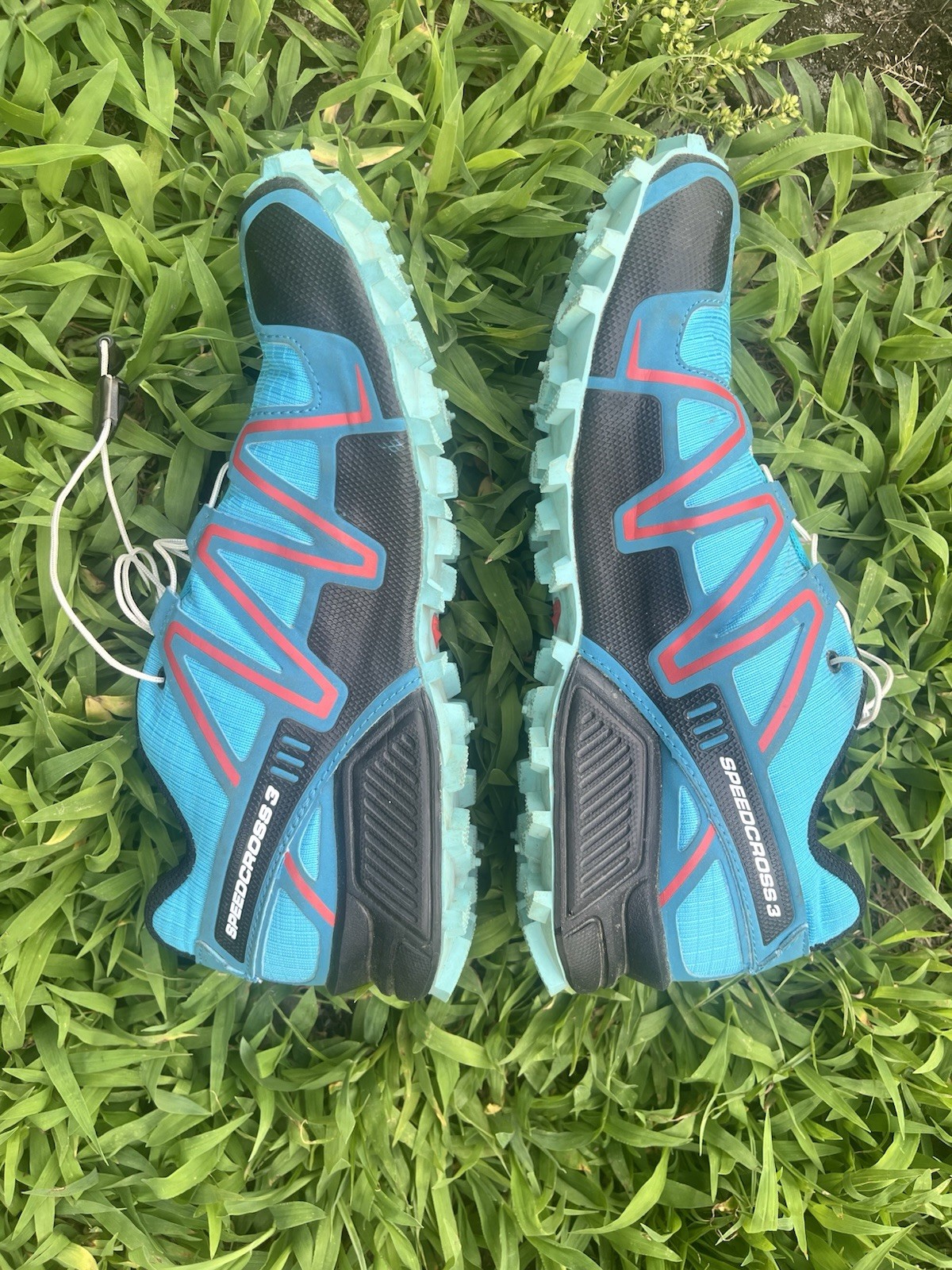 Solomon Blue Runing Shoes Women’s 6 Pull Tab Hiking