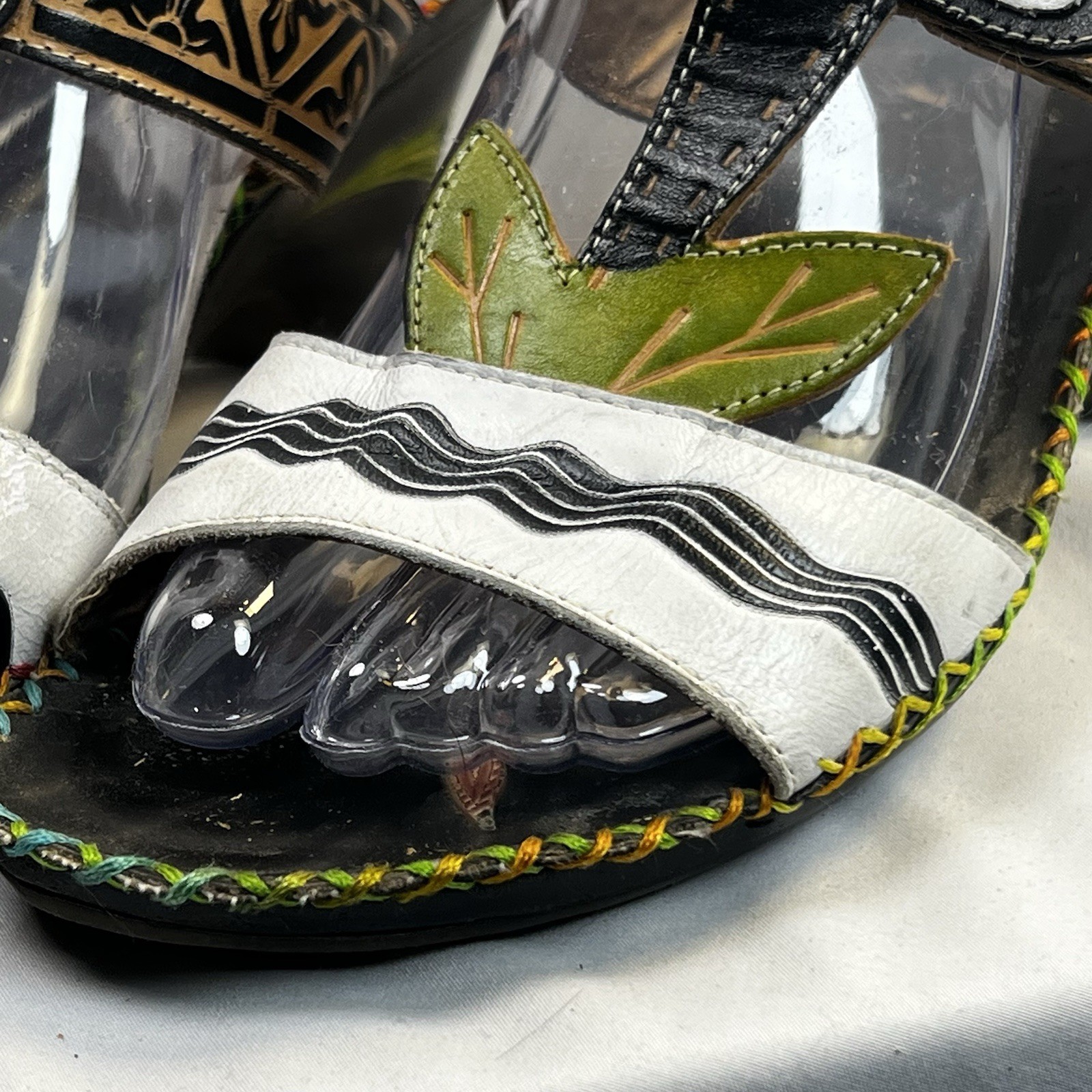 Elite by Corkys Kalua Floral Leather Sandal Size 10 Black Green White Brown