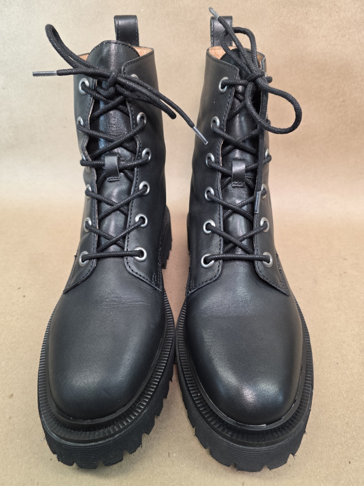 Women’s sz 8 M Madewell The Rayna NG667 Black Leather Combat Boots Lace-Up Ankle
