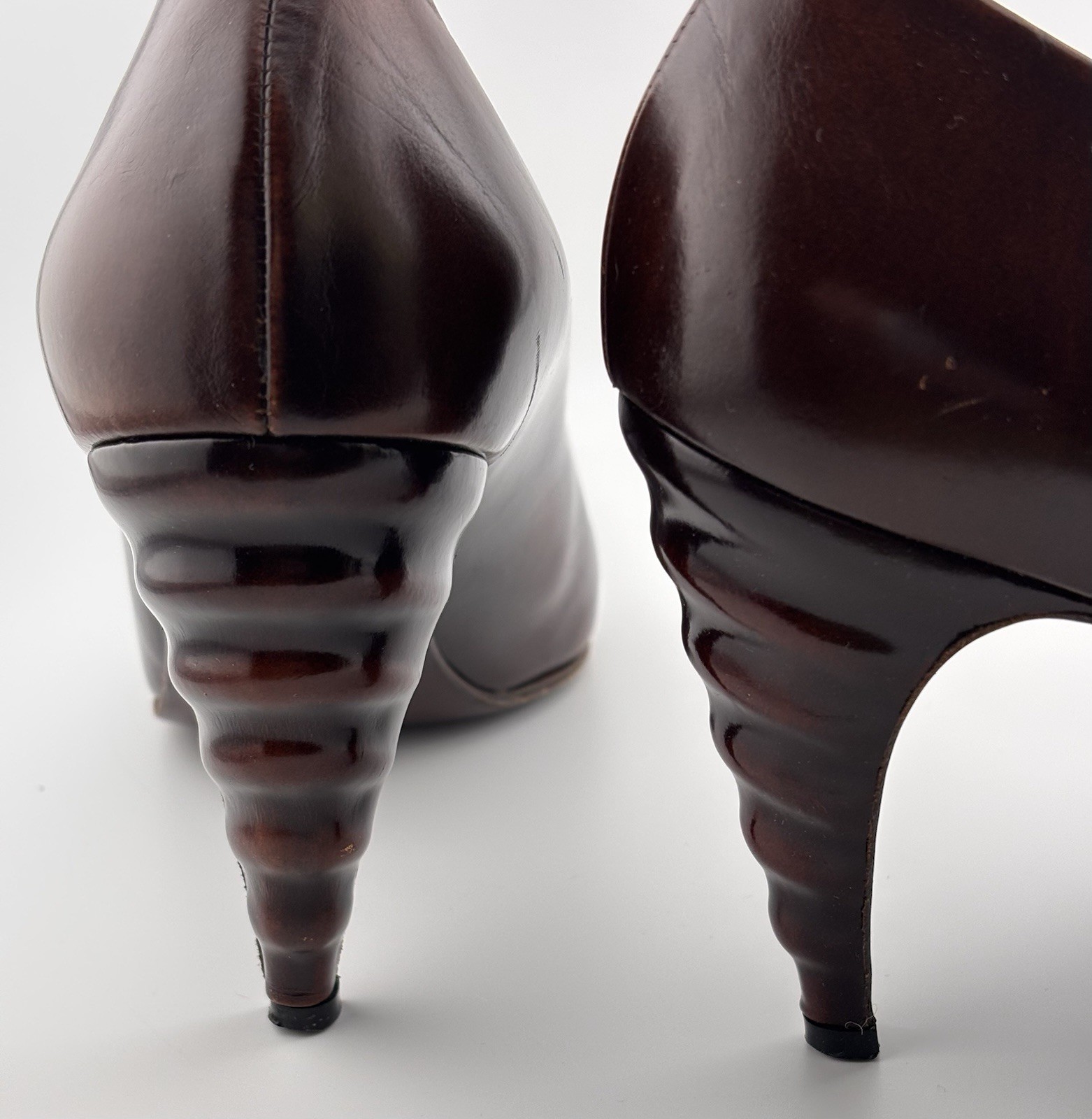 Vtg Womens 7.5 M Firenze Petra Brown Leather Pumps Ribbed Cone Horn Heel Italy