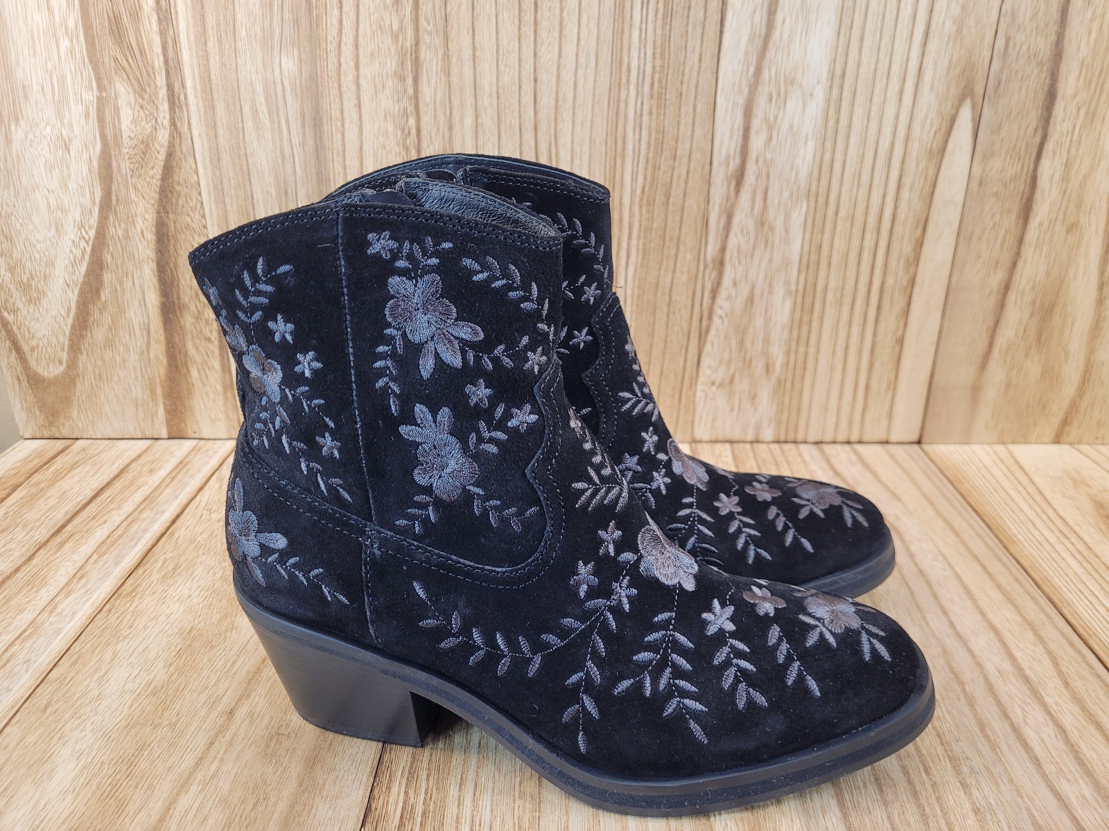 Sofft Women’s Sophie Black Suede Embroidered Western Cowgirl Booties Boots 8 M