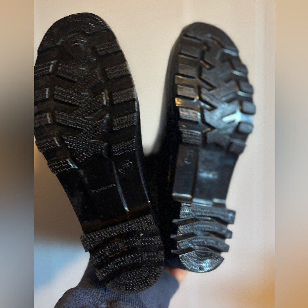 Time and Tru Black Glossy Boots