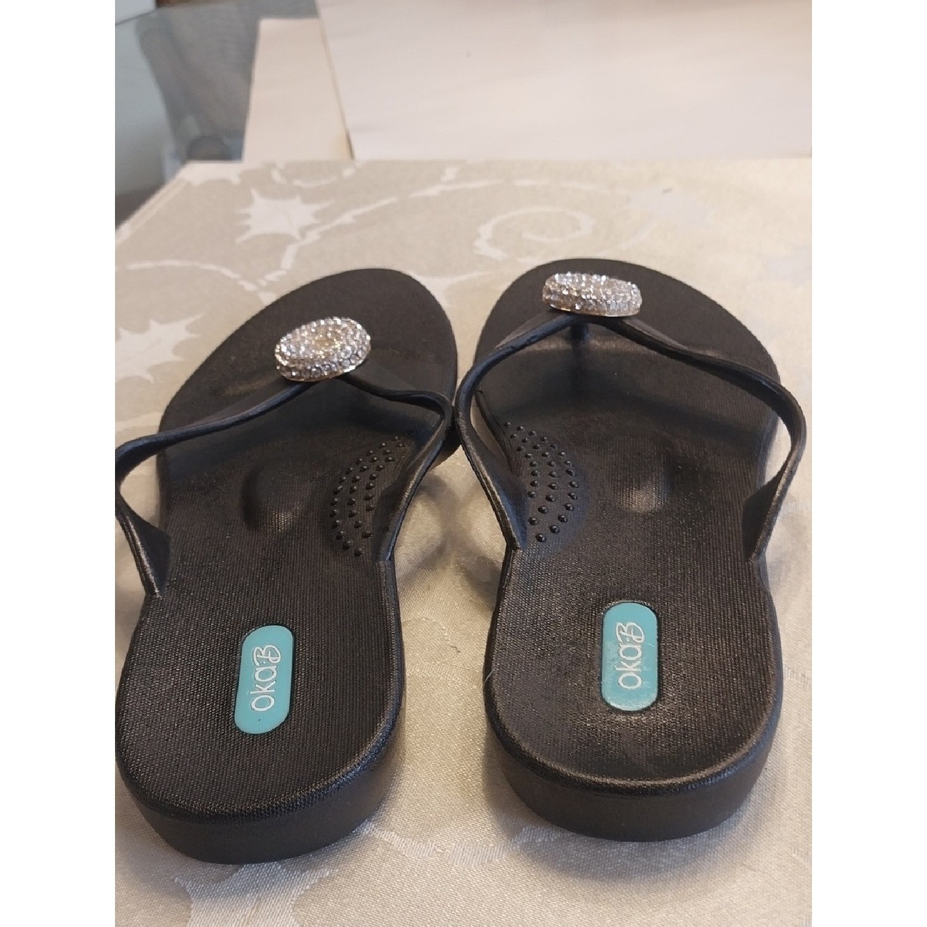 Oka-B NWOT Women’s Rhinestone Jewel Flip Flop Sandals Size 10 Black Arch Support