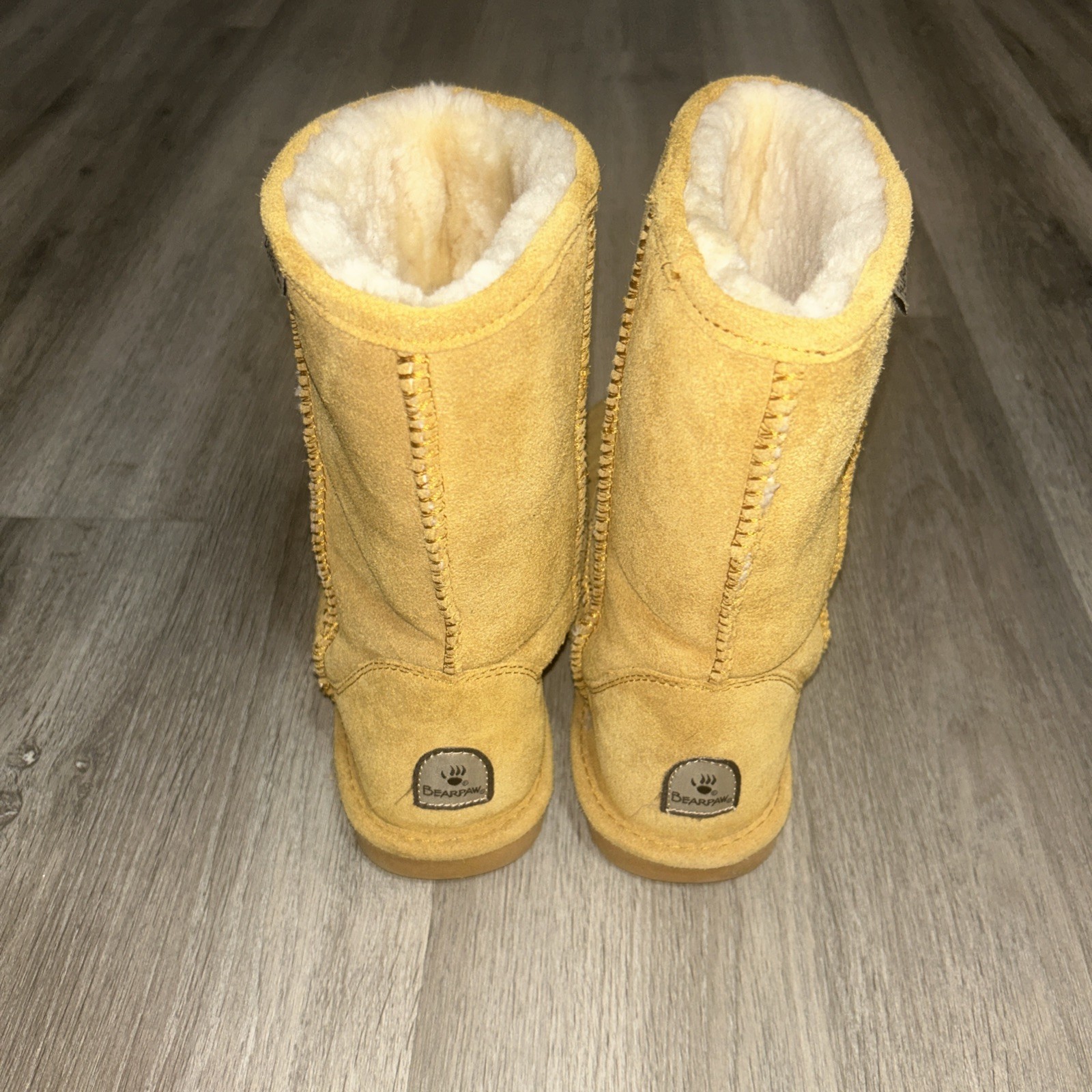 Bearpaw 608W Emma Short Boot Sz. 10 Golden Brown