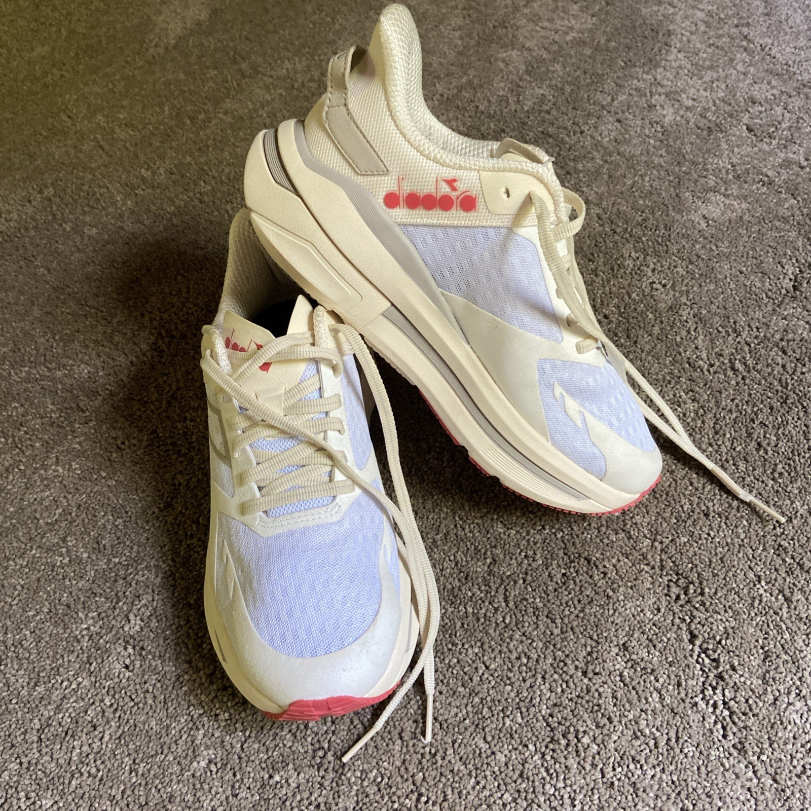 Diadora Cellula size 8.5 Sneakers Athletic Running Athleisure Comfort Designer