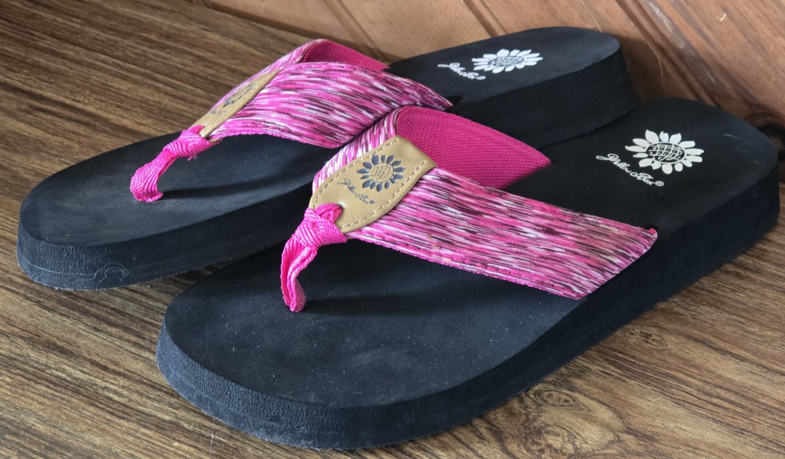 Yellow Box Flip Flop Sandals Size 7.5 Pink Black Farlin Farah Fuschia
