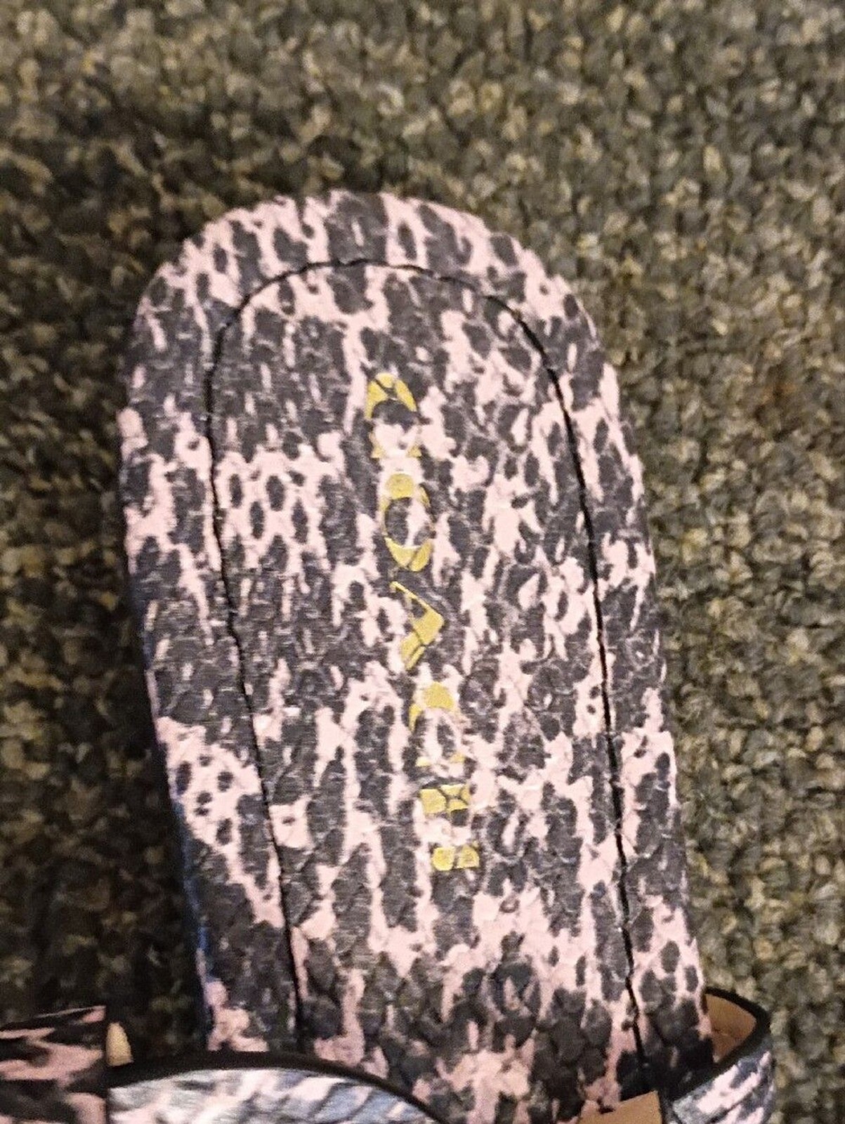 Coach Womens Pink Leopard Print T-Strap Sandals Size 7