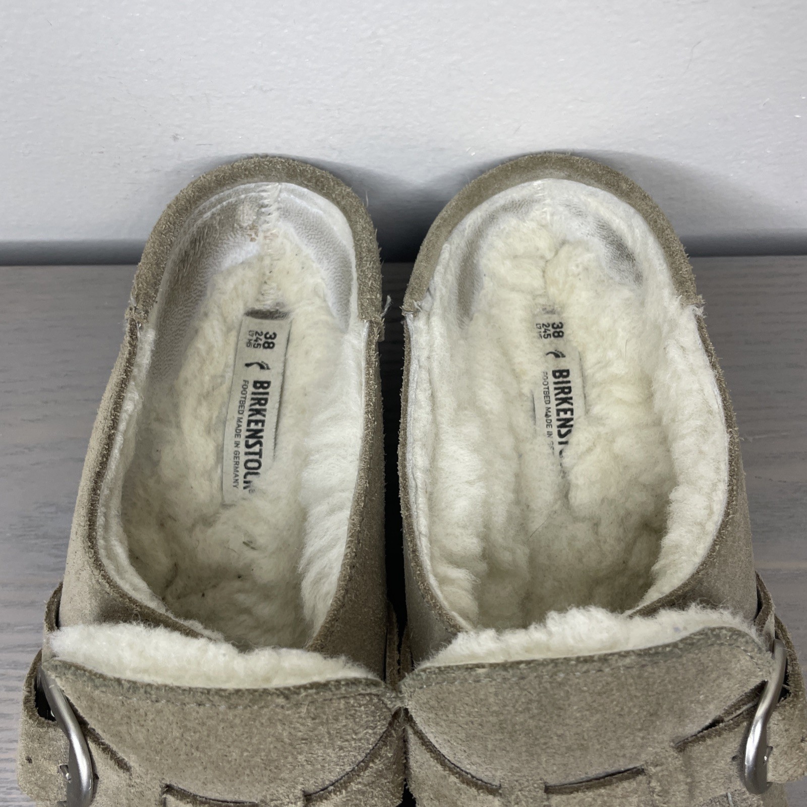 Birkenstock Buckley Clog Beige Slip On Shoes Buckle Shearling Womens 7-7.5 EU 38