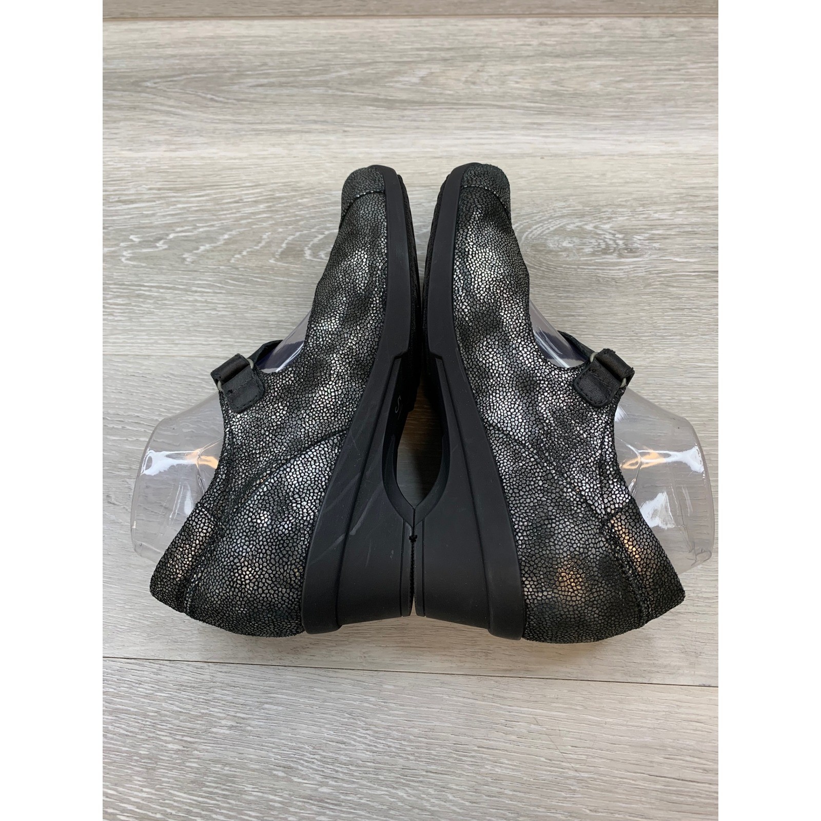 Wolky Women’s Metallic Silver Black Crackle Leather 9 Mary Jane Wedge Shoes