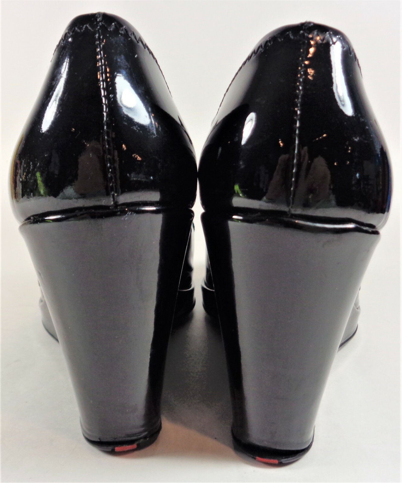Prada women’s black patent leather open toe wedge EU 38 (US 7 1/2)