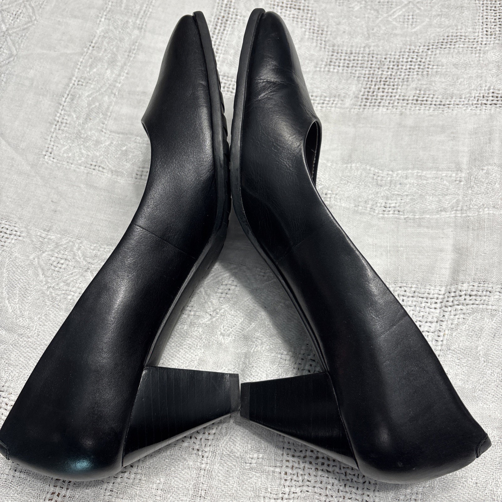 Ecco Black Leather 2.5 in Pumps EU 38 US Sz 7 Square Toe