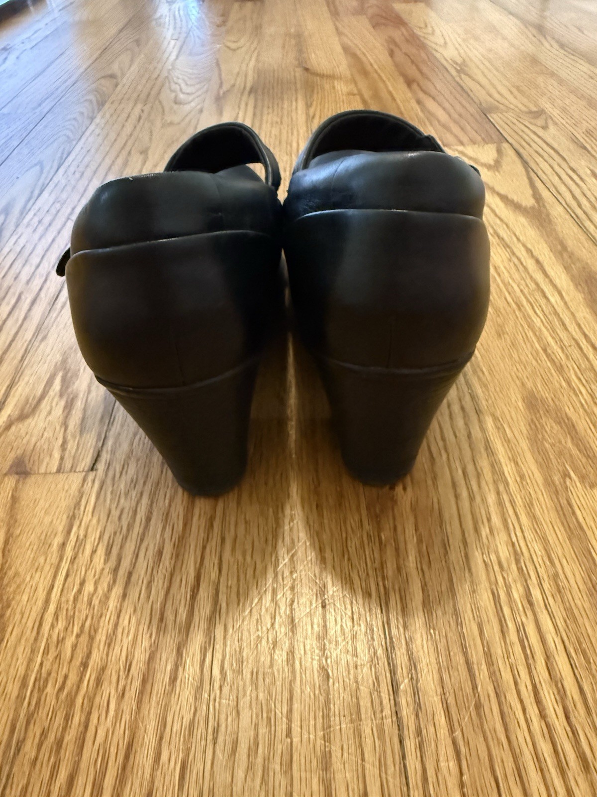 Clarks Women’s Mary Jane Leather Heels Black Round Toe Buckle Strap Sz 11