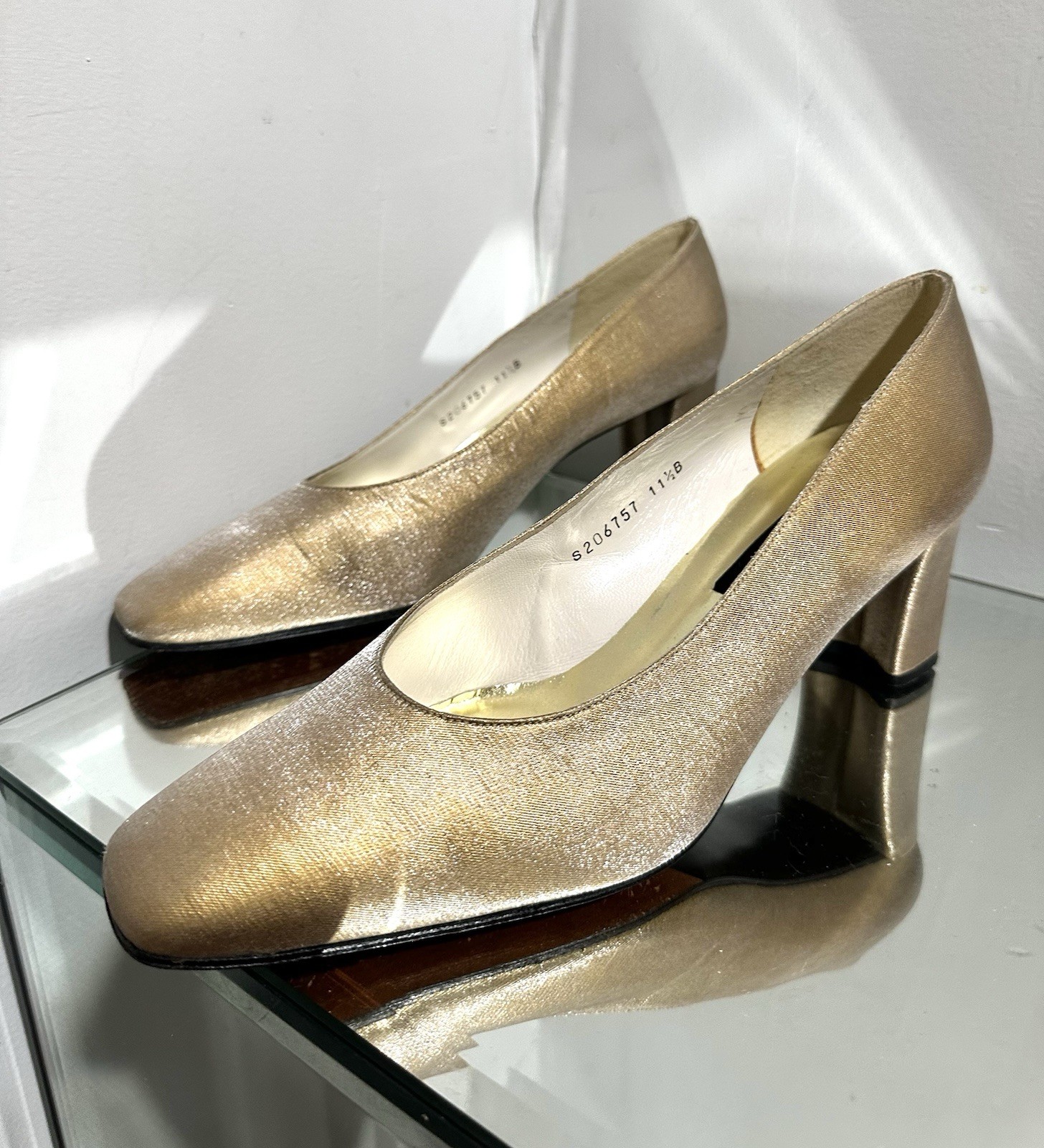 Stuart Weitzman 11.5 Champagne Metallic-Pumps