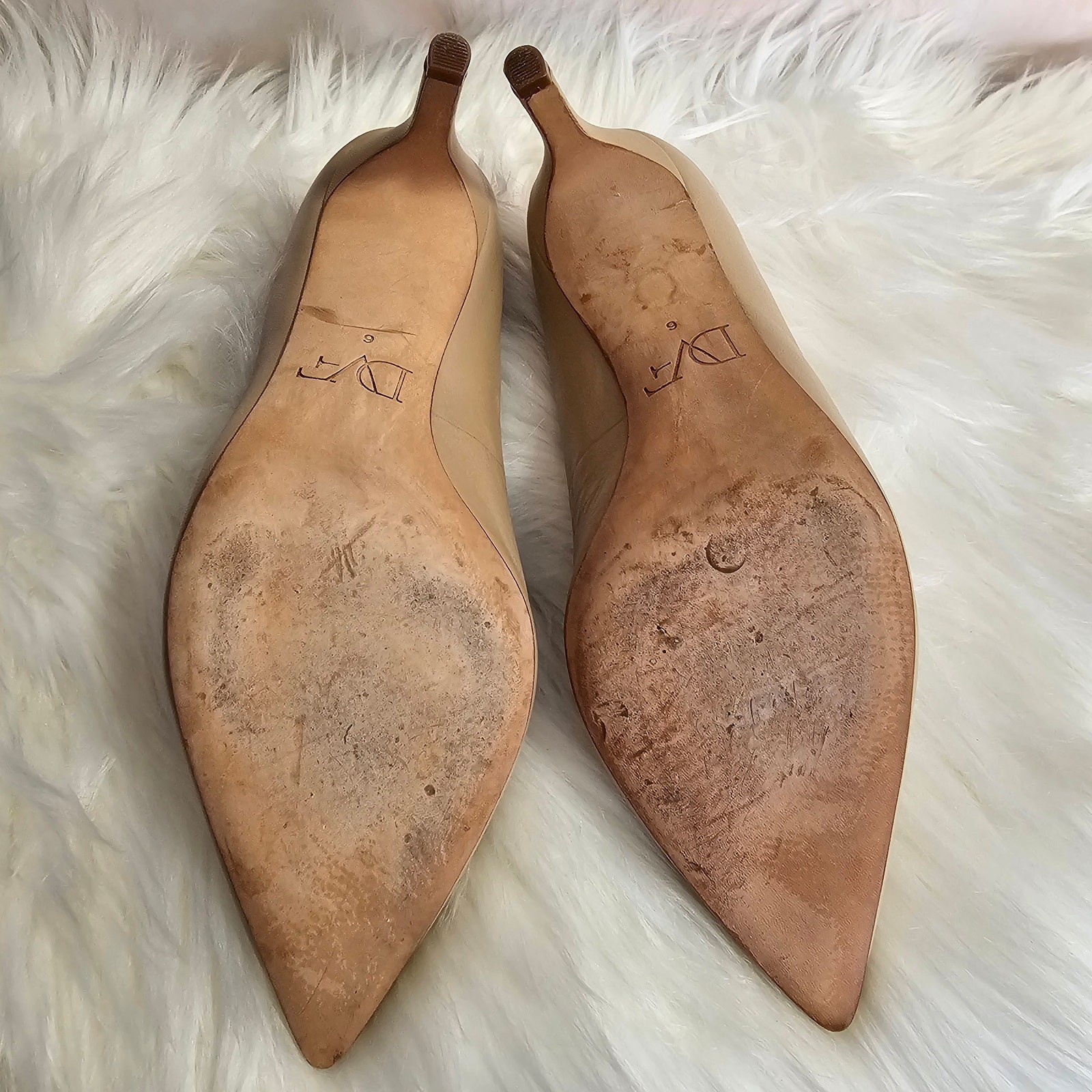 EUC Diane Von Furstenberg Women’s Light Nude Olee Pointed Leather Heels Pumps 6
