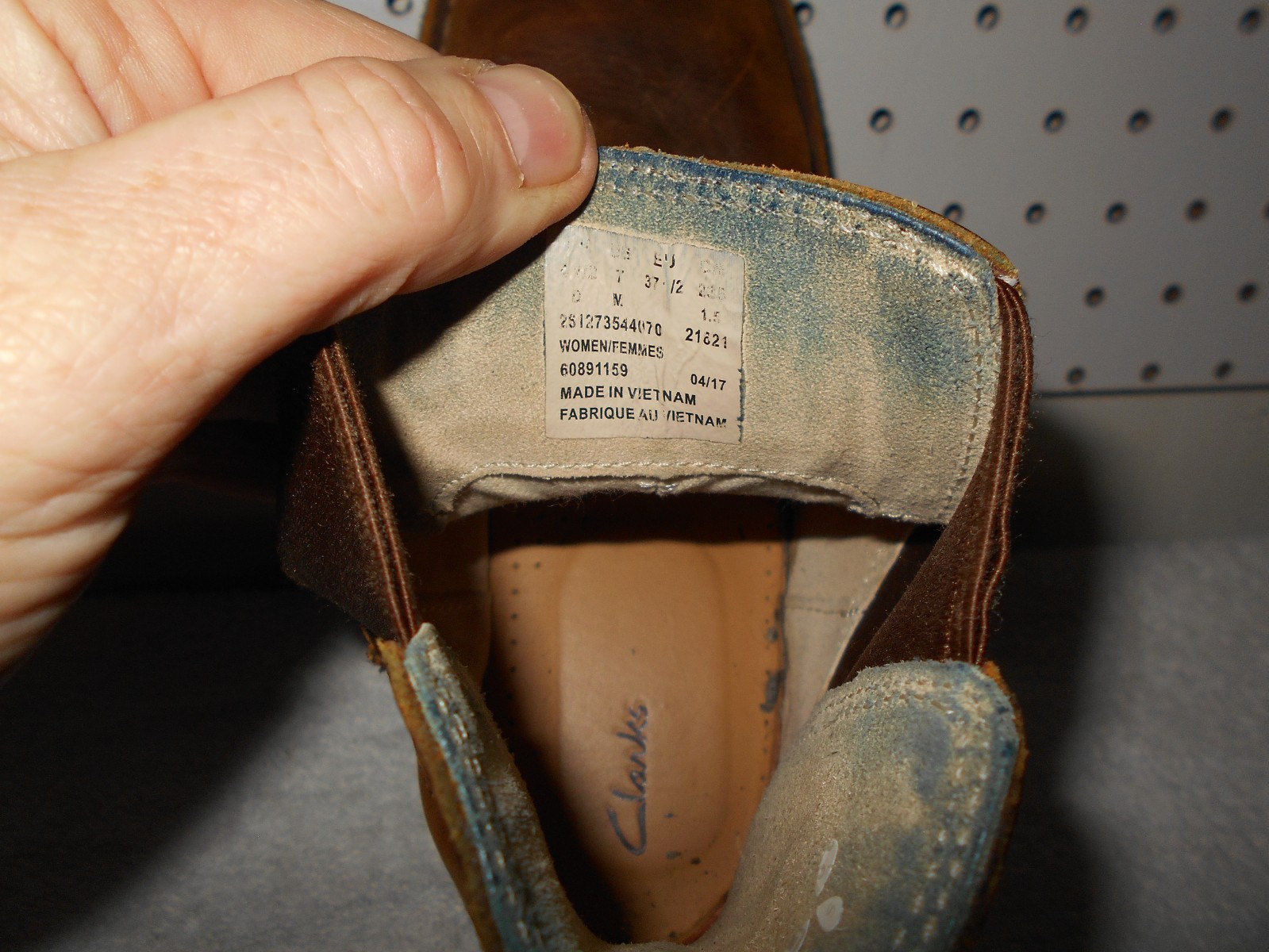 CLARKS ORIGINALS CREPE SOLE WOMENS USA 6.5 BROWN LEATHER DESERT BOOTS B3