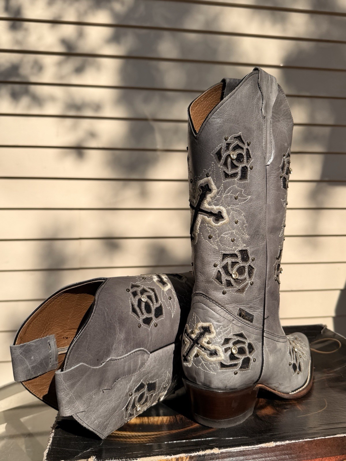 Sergal Gray Cross Floral Embroidery Western Equestrian Boots US Size 10.5