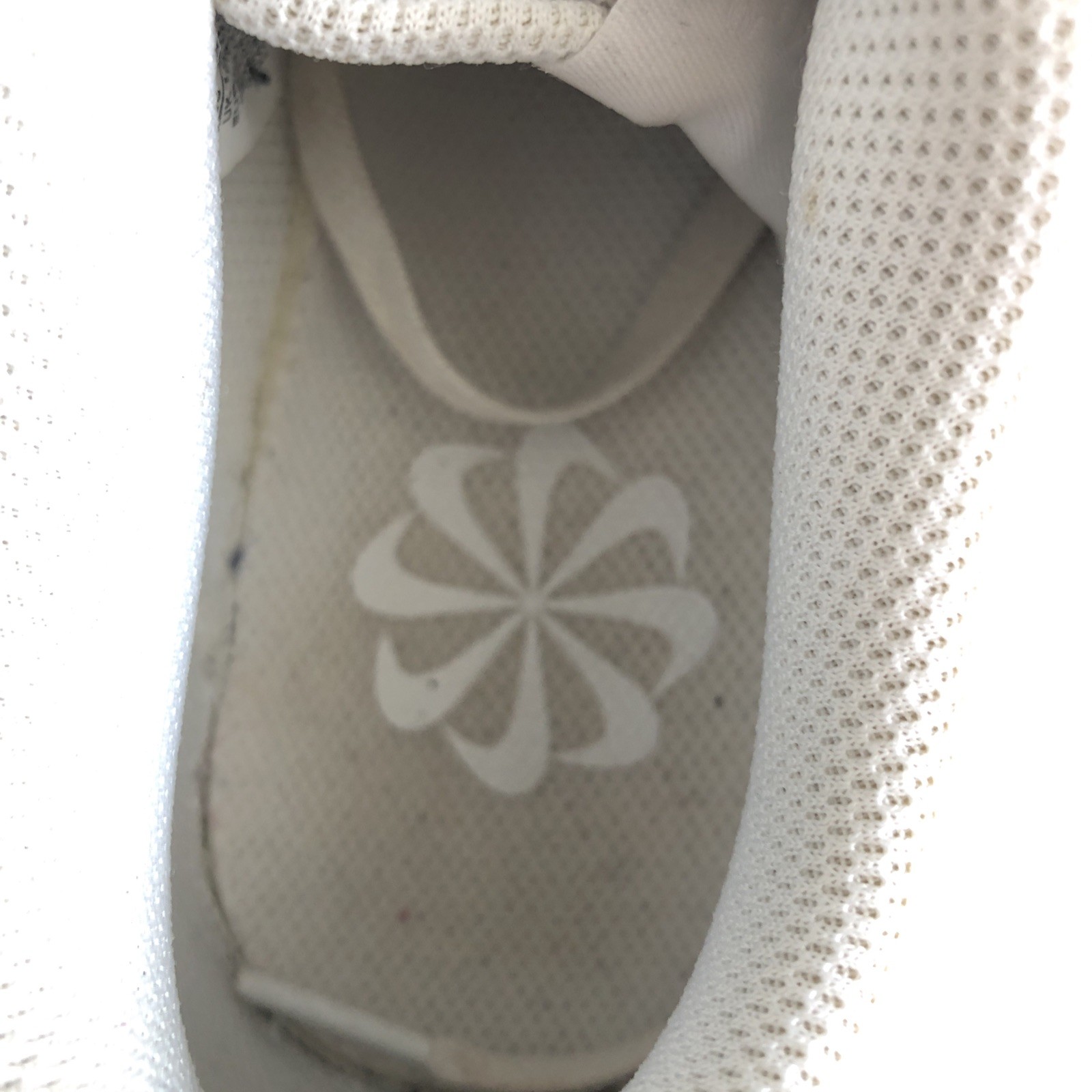 White Nike Leather sneakers DH3158-100 Worn Once. W Size 10 P8