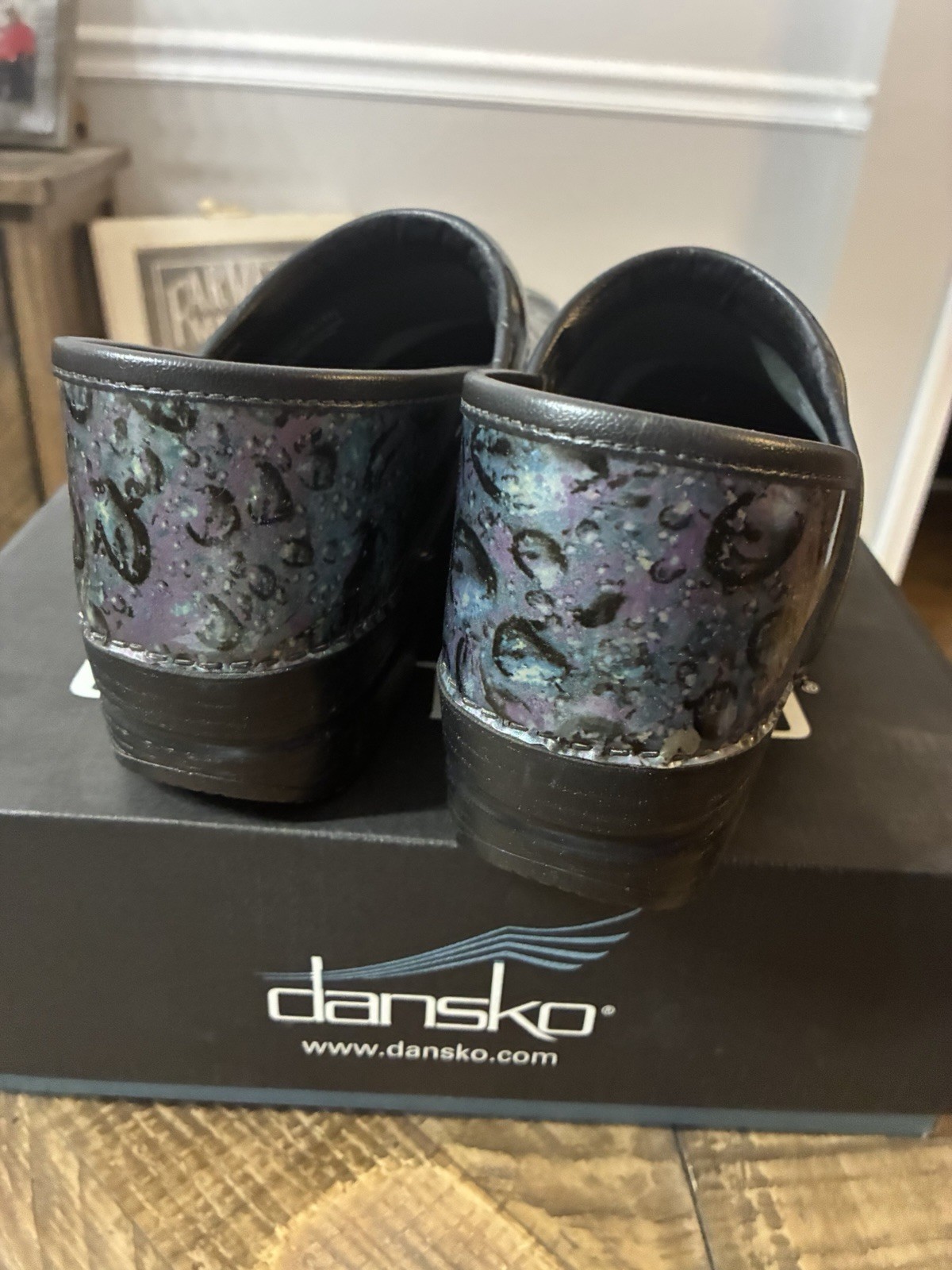 Dansko Professional Raindrop Patent Leather Clogs Slip Resistant US 9