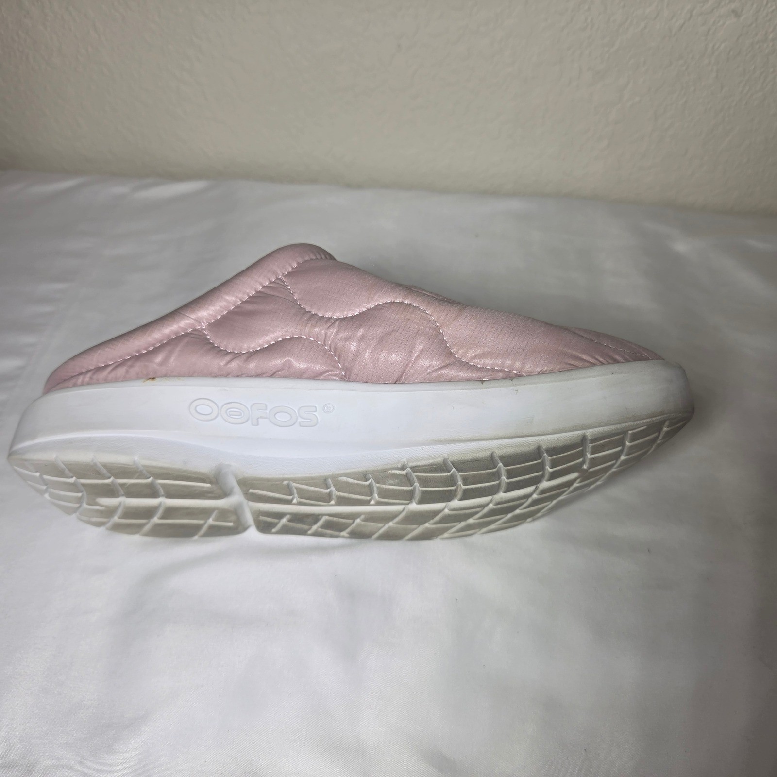 Oofos OOmg Eezee Quilted Mule Slippers Pink Womens Size 9 EU 40 Recovery Shoes