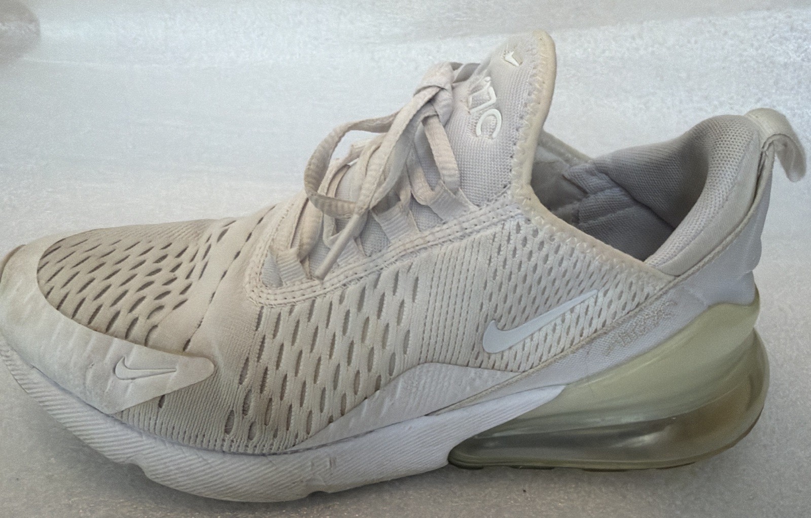Nike Air Max 270 Women’s Sneakers White Running Shoes Size 7.5 *See Description