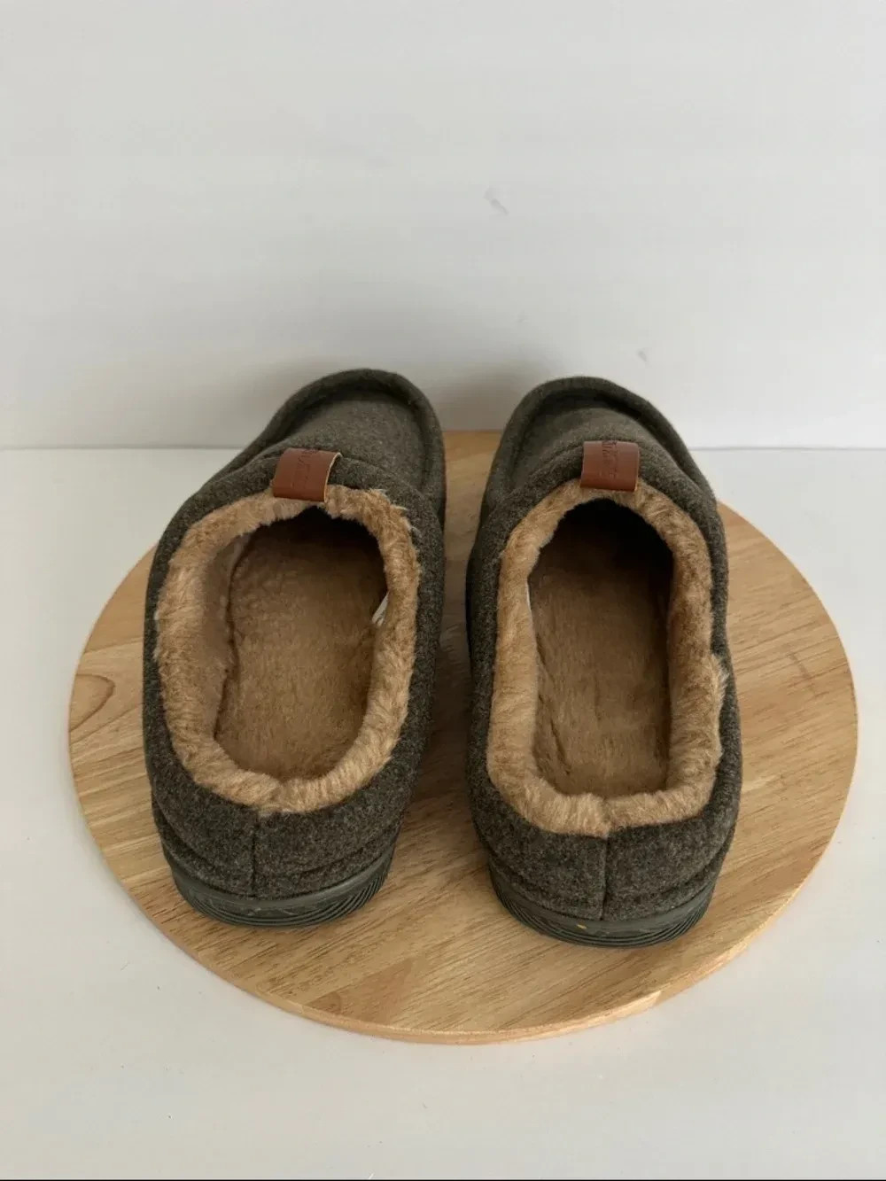 Muk Luks Miles Clog Mens Memory Foam Slip Resistant Slip-On Slippers, Sz M 9/10
