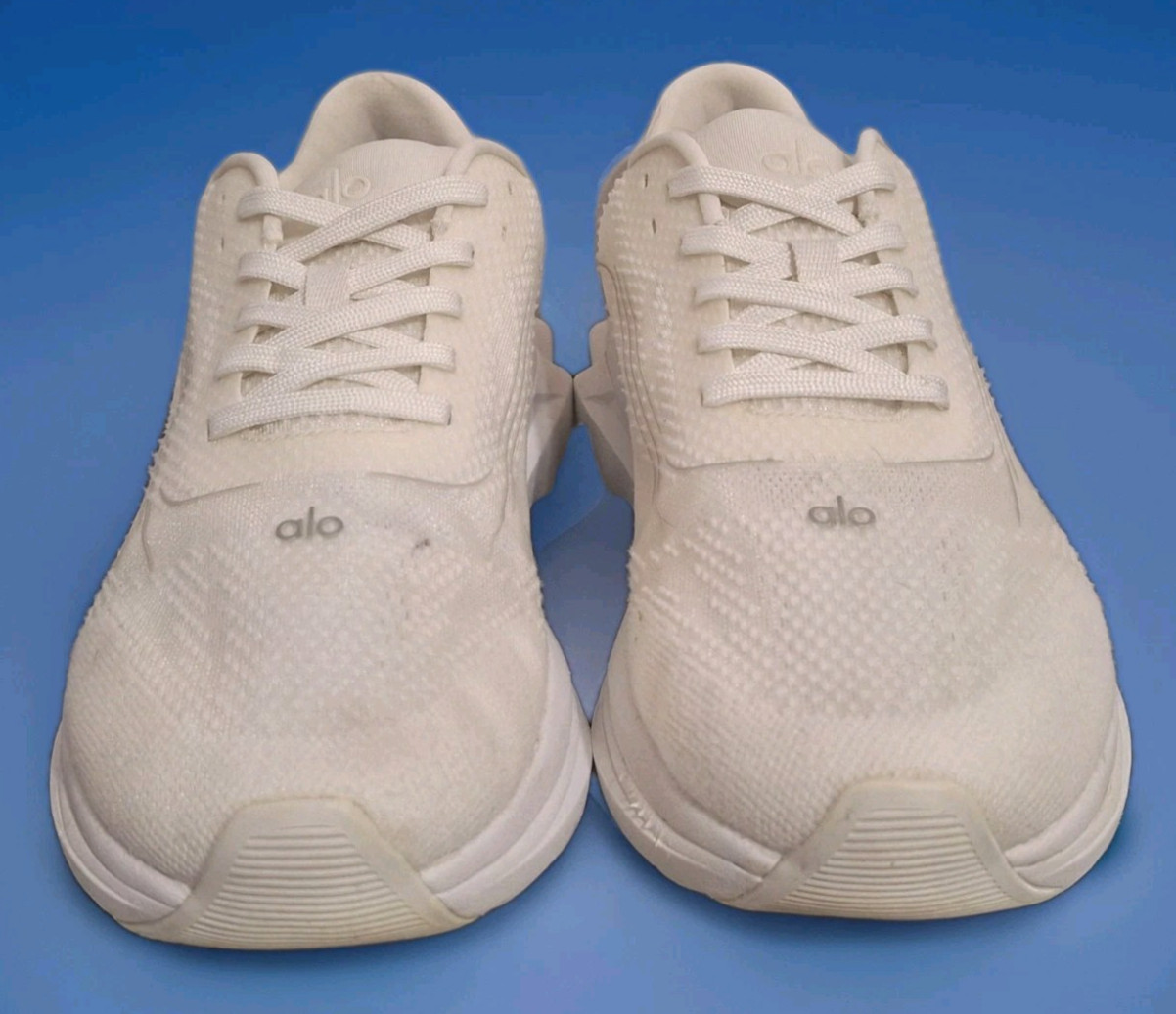 ALO Runner Unisex White/White Mesh Performance Yoga Shoes A0590U Women 8.5 Men 7