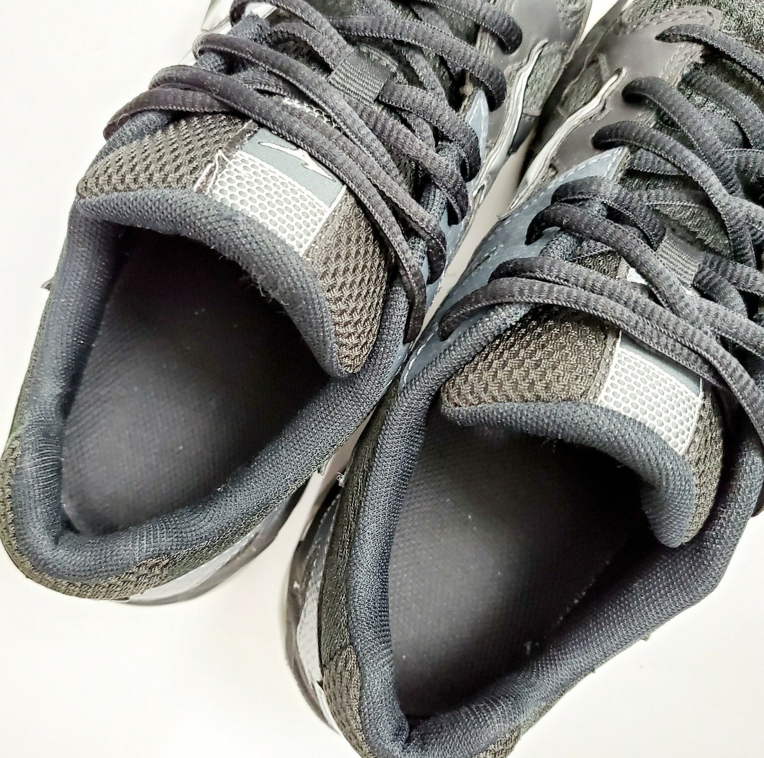 MIZUNO Shoes WAVE BOLT 4 Womens Size 8.5 Black Gray Indoor Volleyball Sneaker
