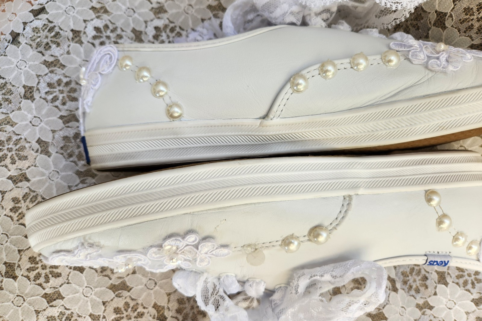 KEDS WHITE LEATHER WEDDING SNEAKERS Designed with Pearls Lace Sequins Women’s 7