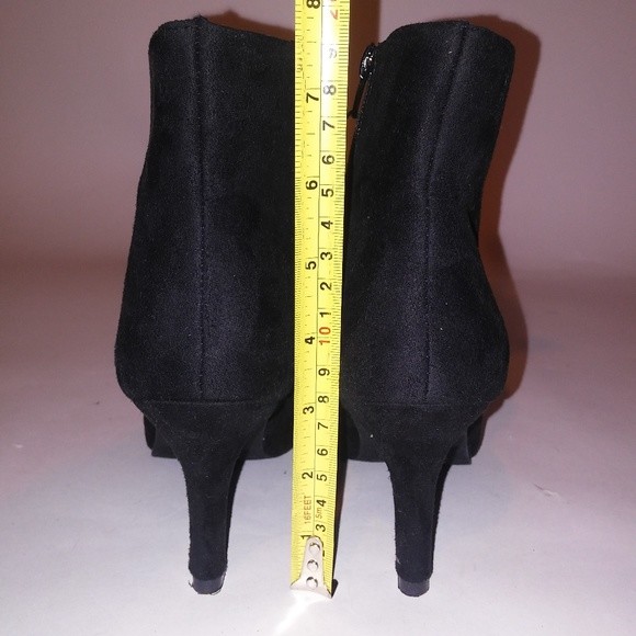 Rue21 Womens Boots Booties Medium 7/8 Black Side Zip Suede Feel