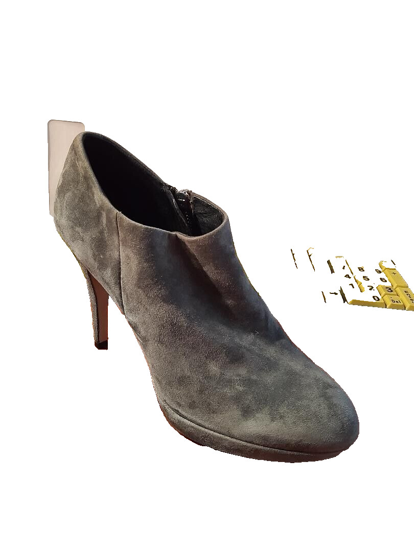 Vince Camuto Charlotte Gray Soft Suede Ankle Boot Zip Up SizUS9.5/EU39.5 PreLove