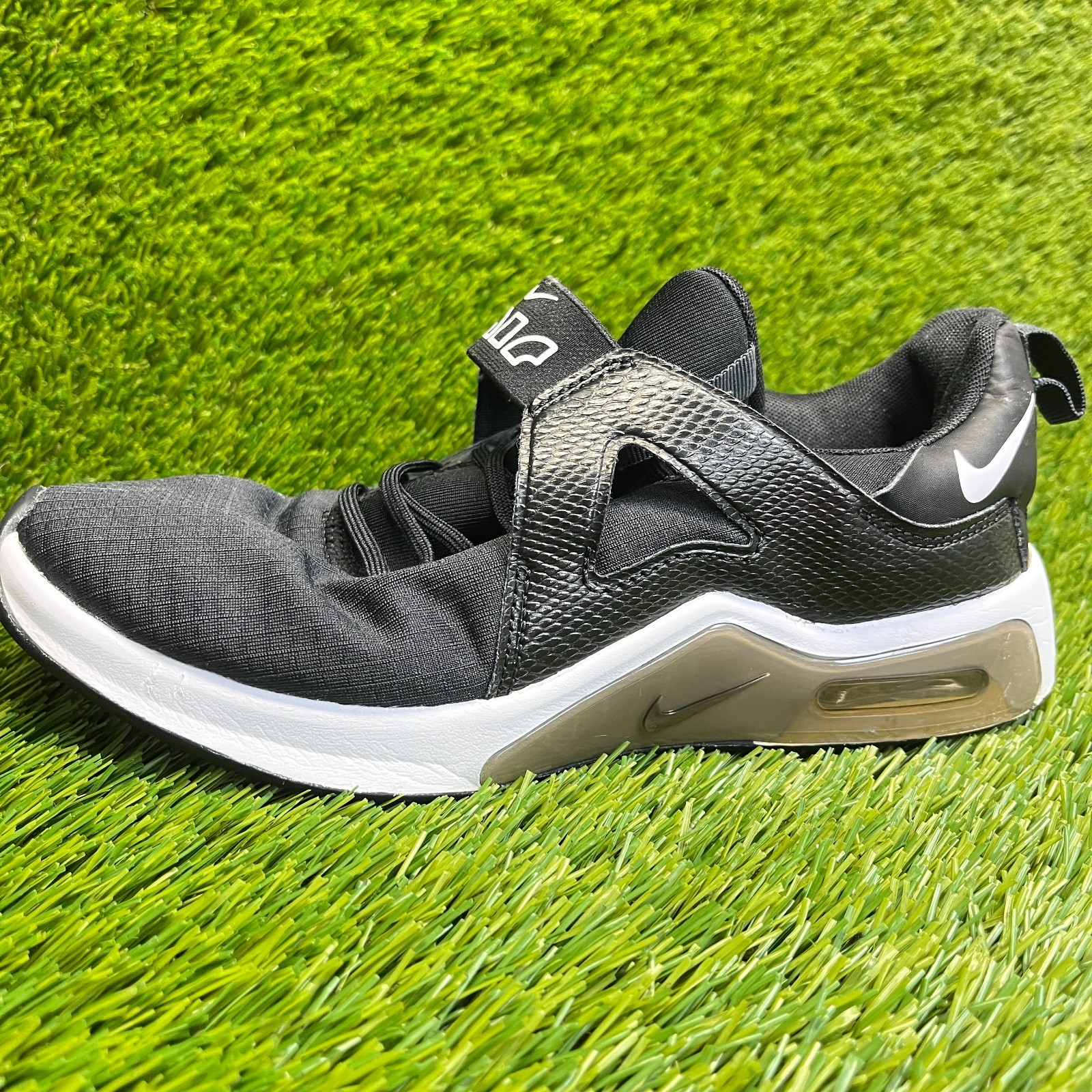Nike Air Max Bella TR 5 Women Size 7 Black White Athletic Running Shoes Sneakers