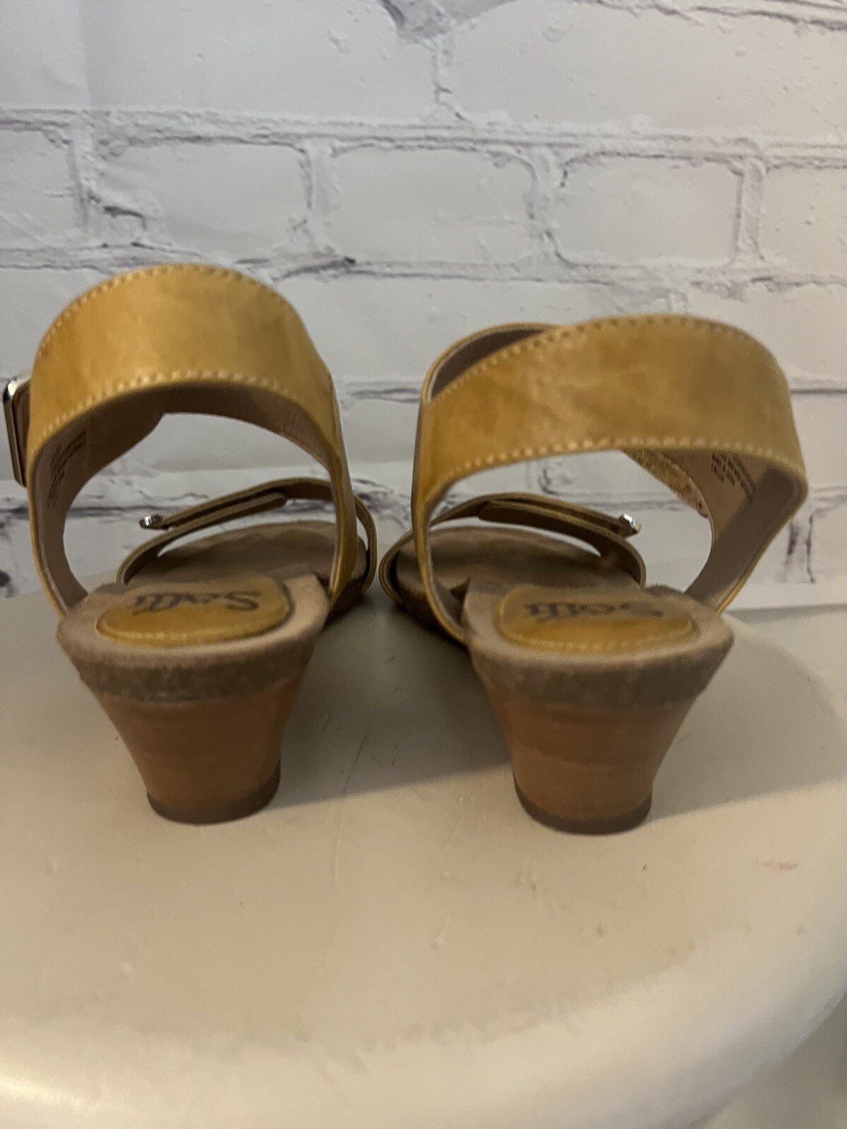 Sofft VERDI Lemon Yellow Sandal EUC Women’s Size US 9.5