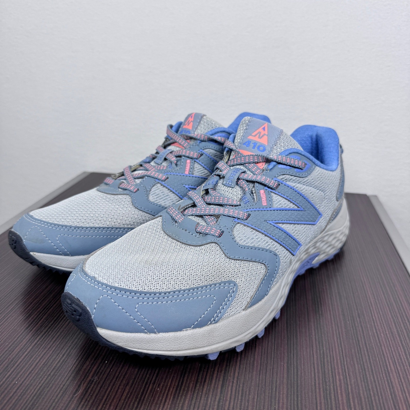 New Balance 410 V7 Trail Shoes Womens 10 Mens 8.5 Blue Gray Walking Sneakers
