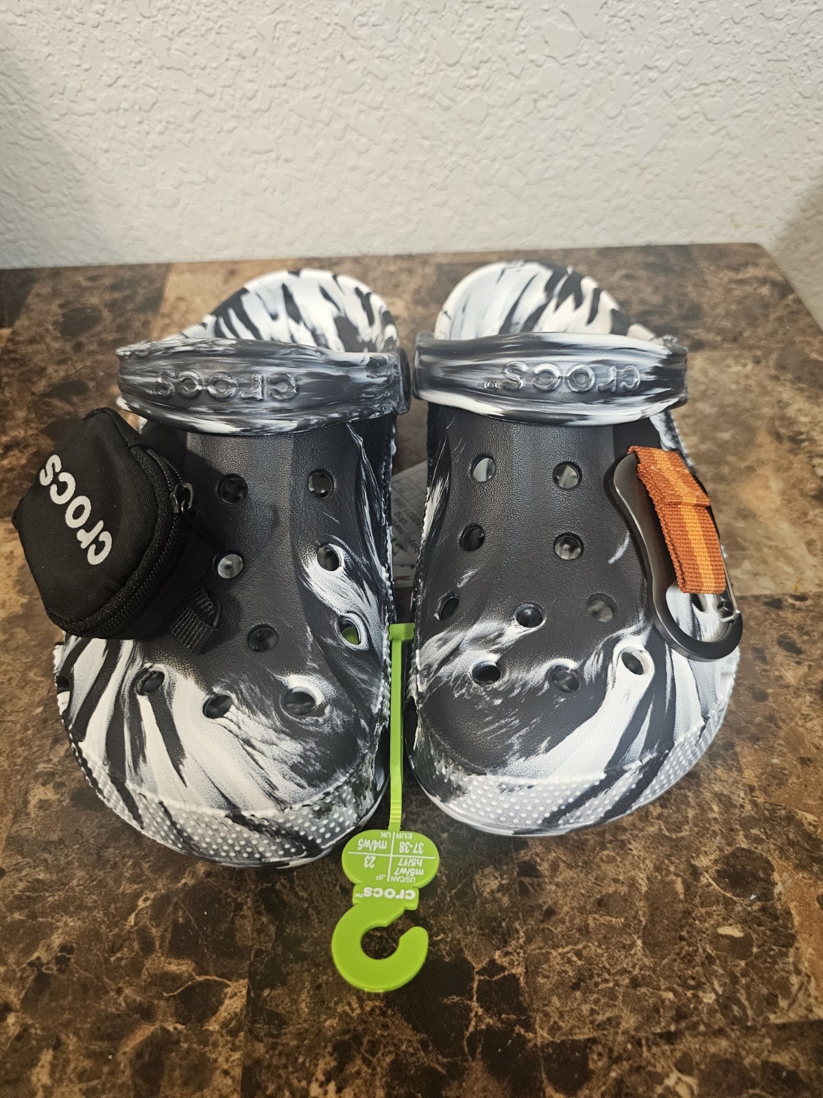 New Crocs Baya Marbled Pouch Clogs Black and White Men’s 5/Women’s 7
